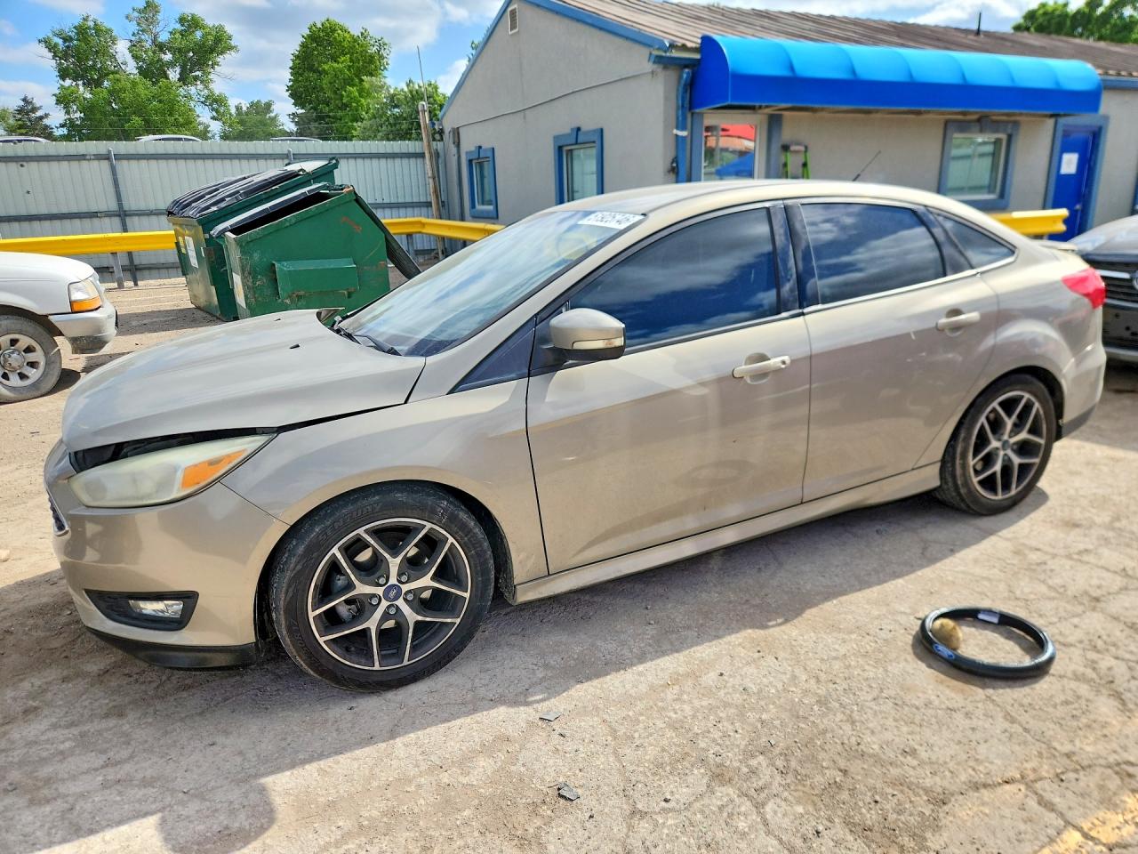 2015 Ford Focus Se Tan vin: 1FADP3F25FL323626