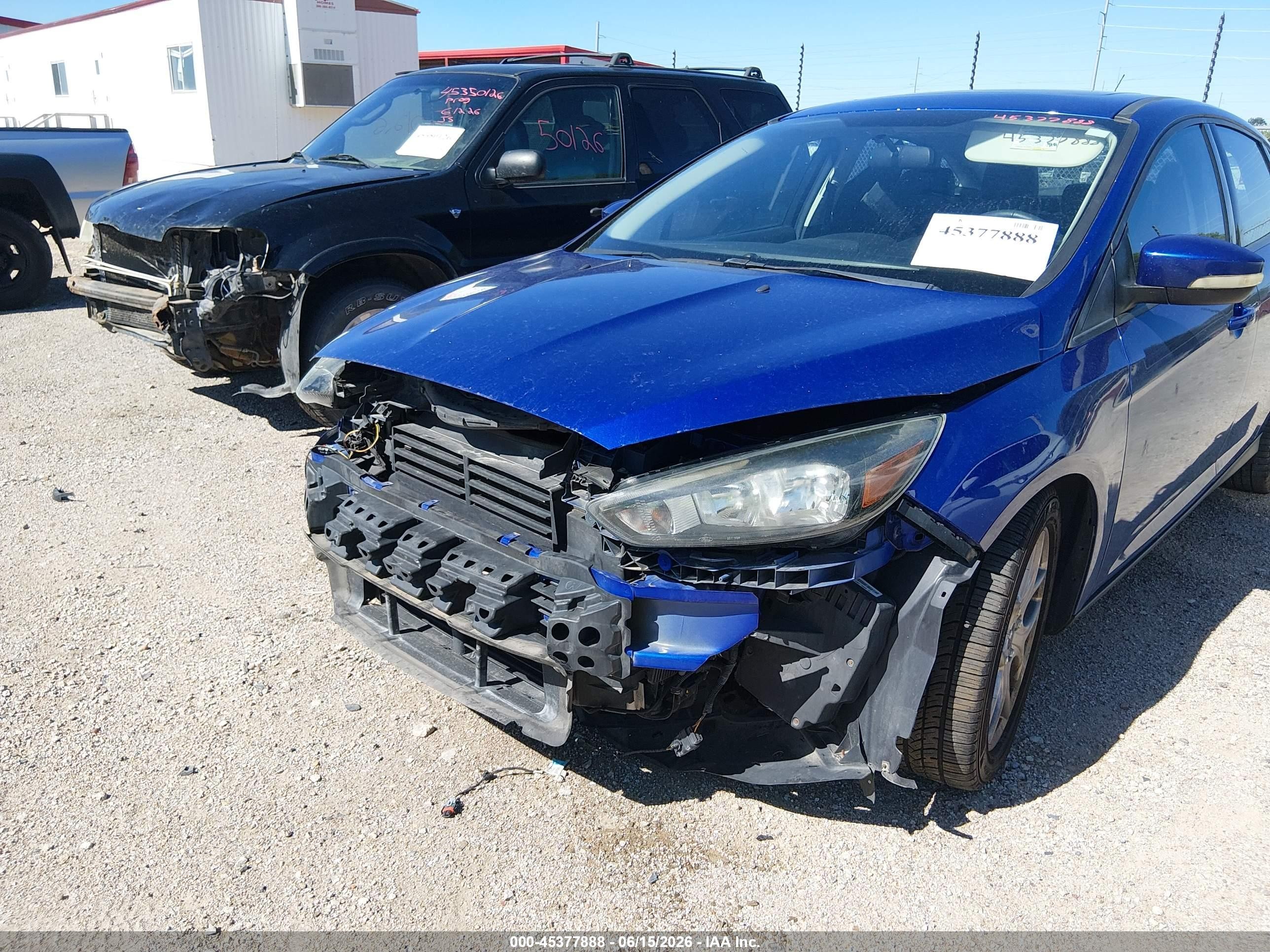 2015 Ford Focus Se Blue vin: 1FADP3F25FL342189