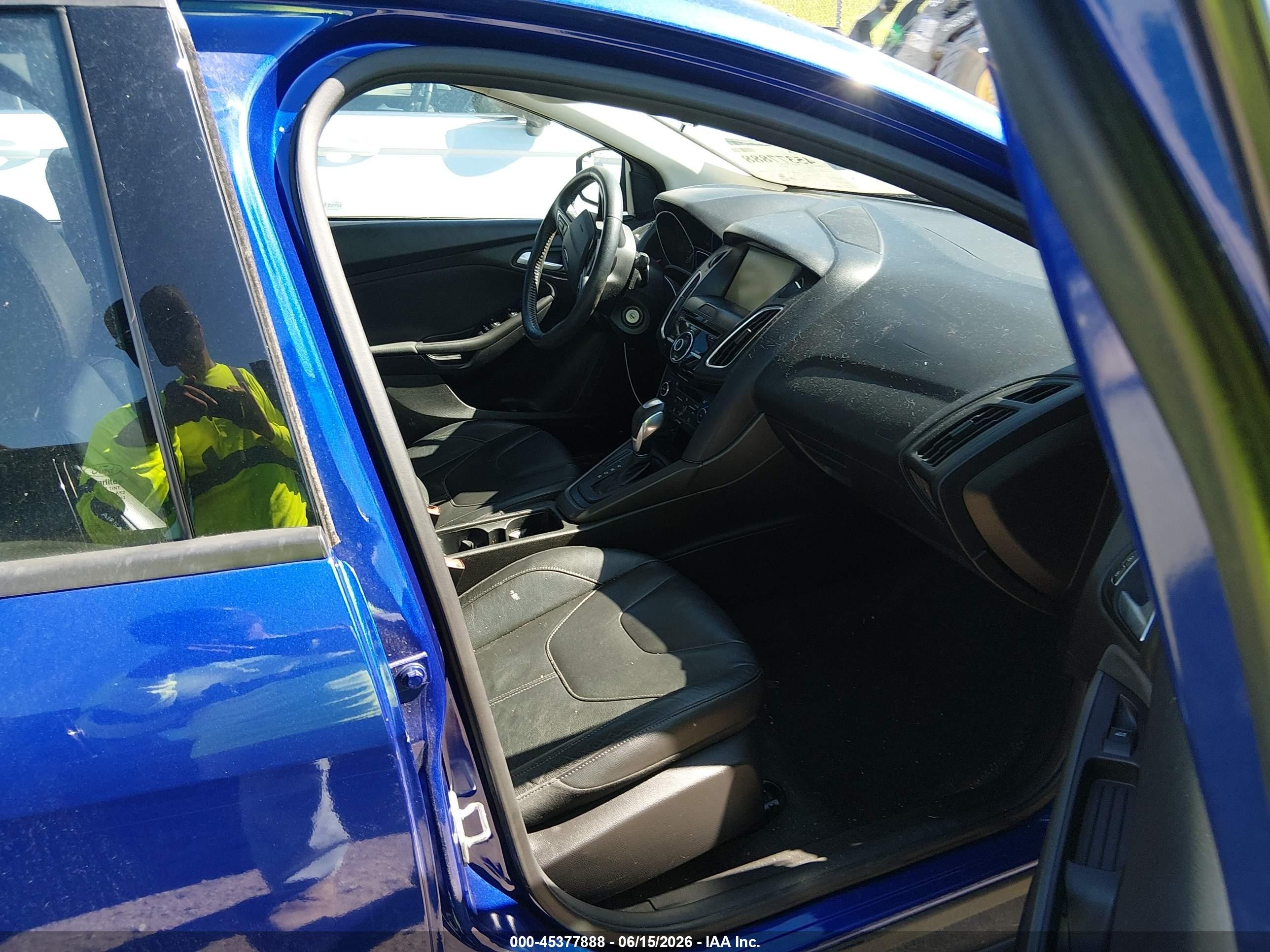 2015 Ford Focus Se Blue vin: 1FADP3F25FL342189