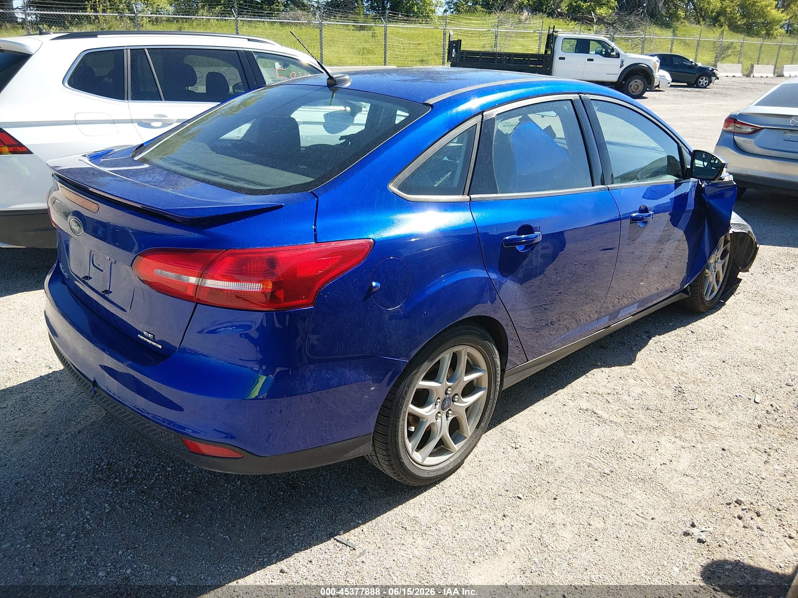 2015 Ford Focus Se Blue vin: 1FADP3F25FL342189
