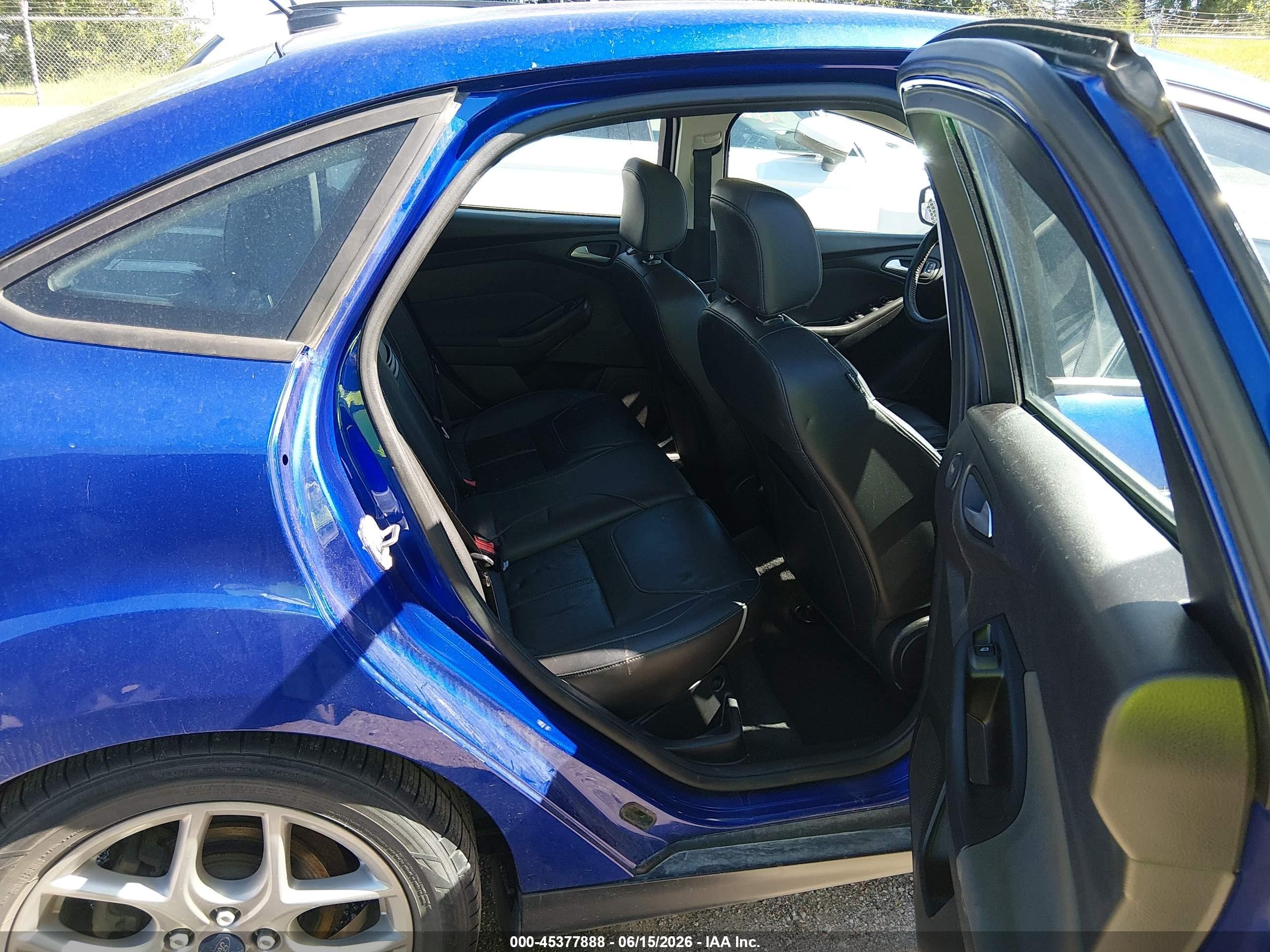 2015 Ford Focus Se Blue vin: 1FADP3F25FL342189