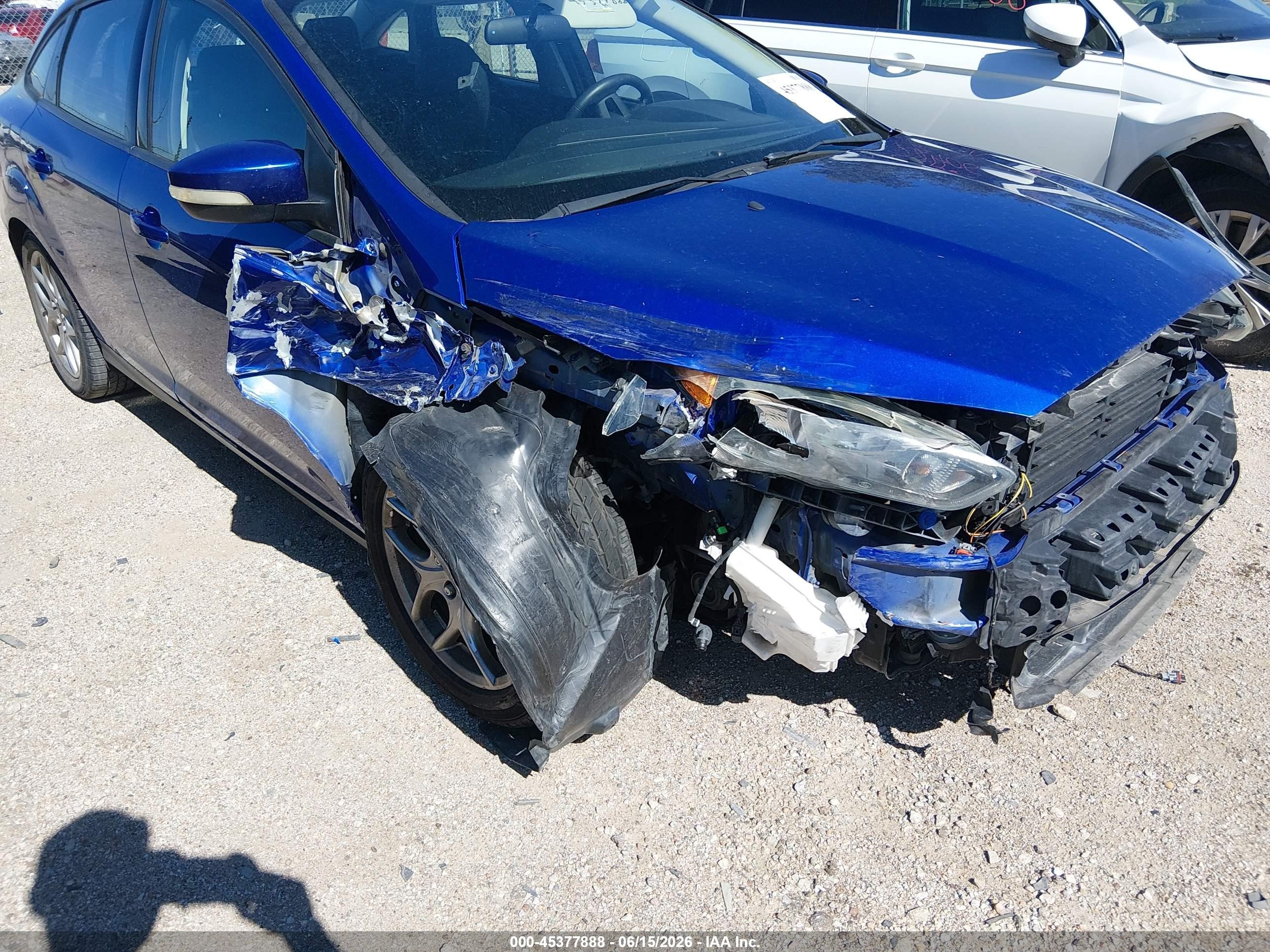 2015 Ford Focus Se Blue vin: 1FADP3F25FL342189