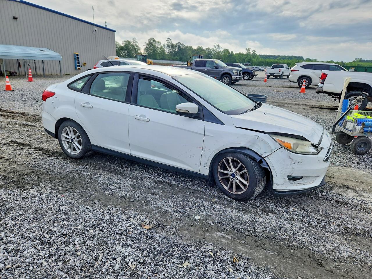 2015 Ford Focus Se White vin: 1FADP3F25FL343875
