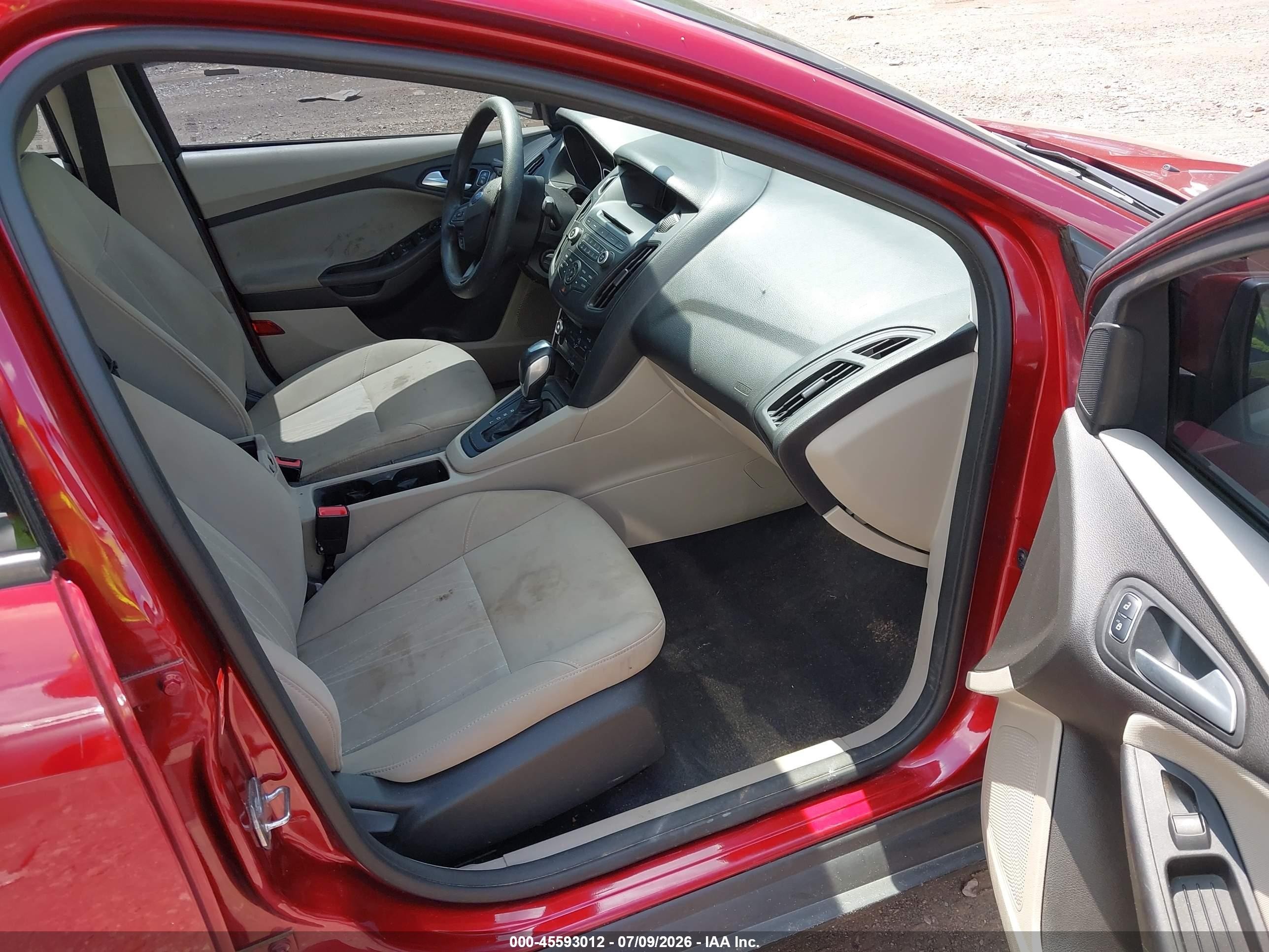 2015 Ford Focus Se Red vin: 1FADP3F25FL345092
