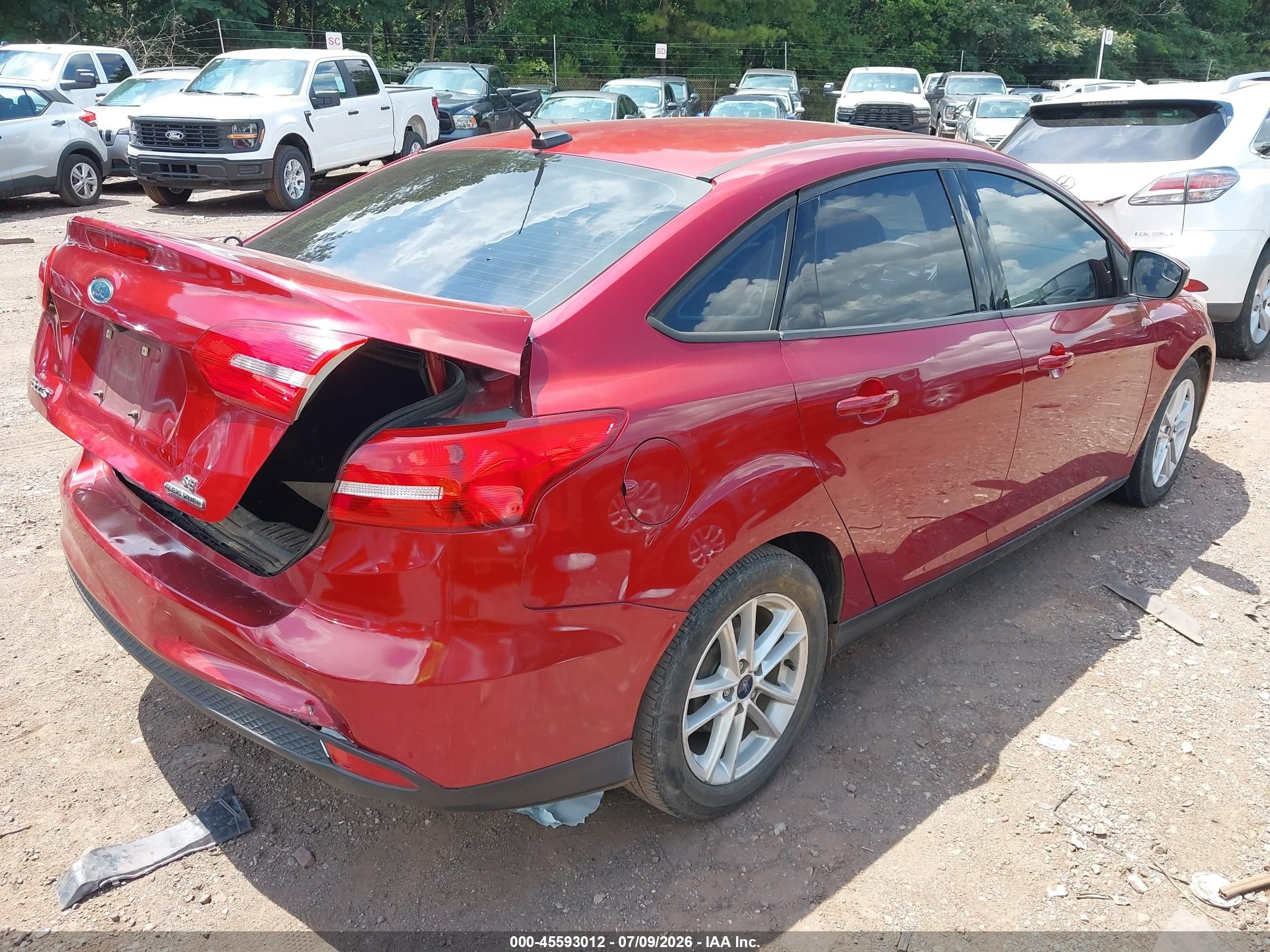 2015 Ford Focus Se Red vin: 1FADP3F25FL345092