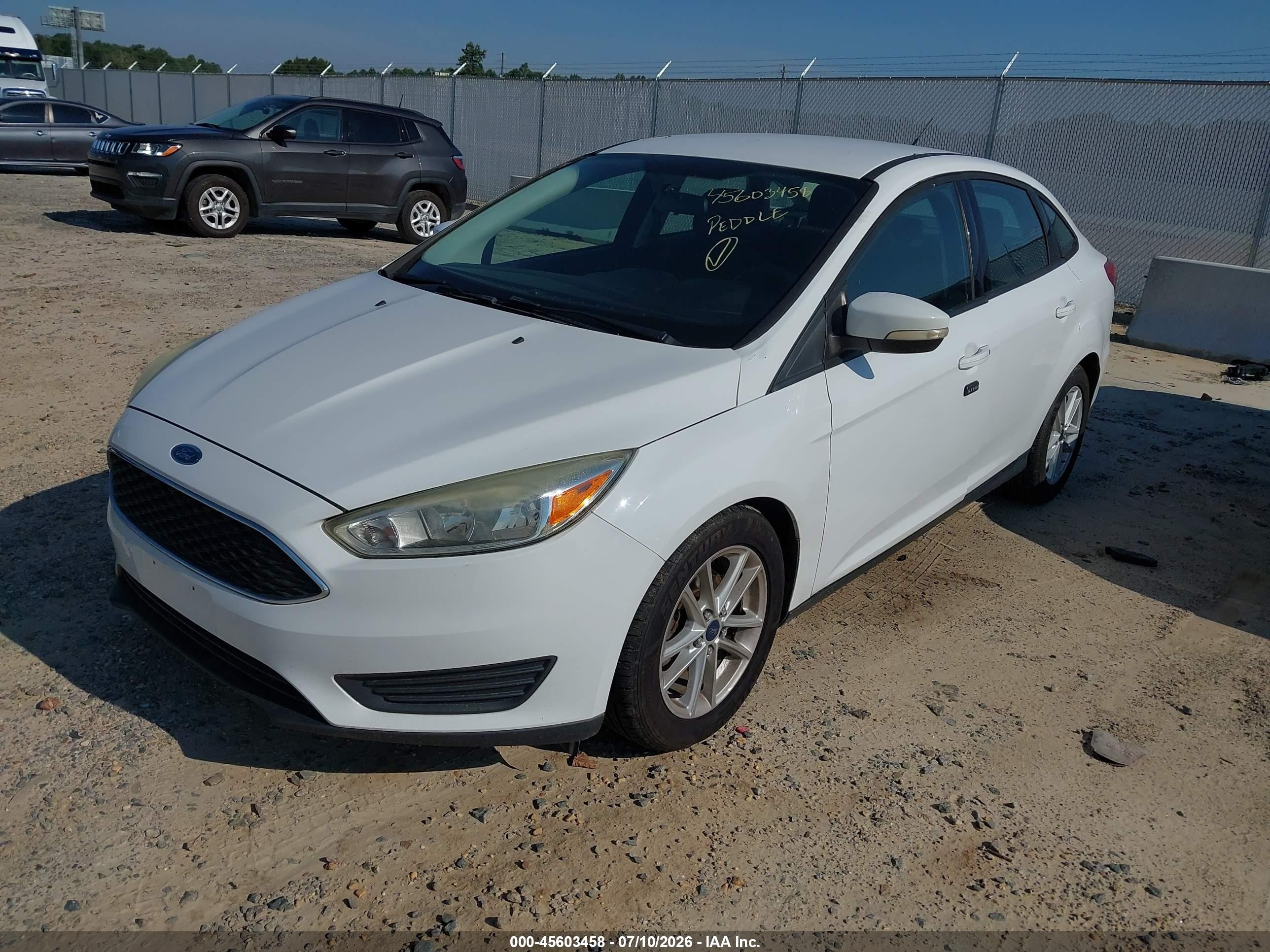 2015 Ford Focus Se White vin: 1FADP3F25FL345903