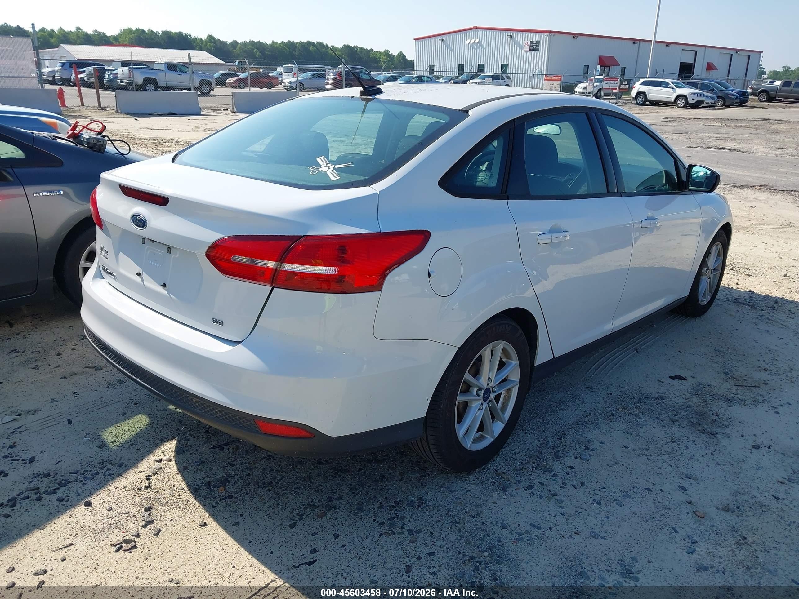 2015 Ford Focus Se White vin: 1FADP3F25FL345903