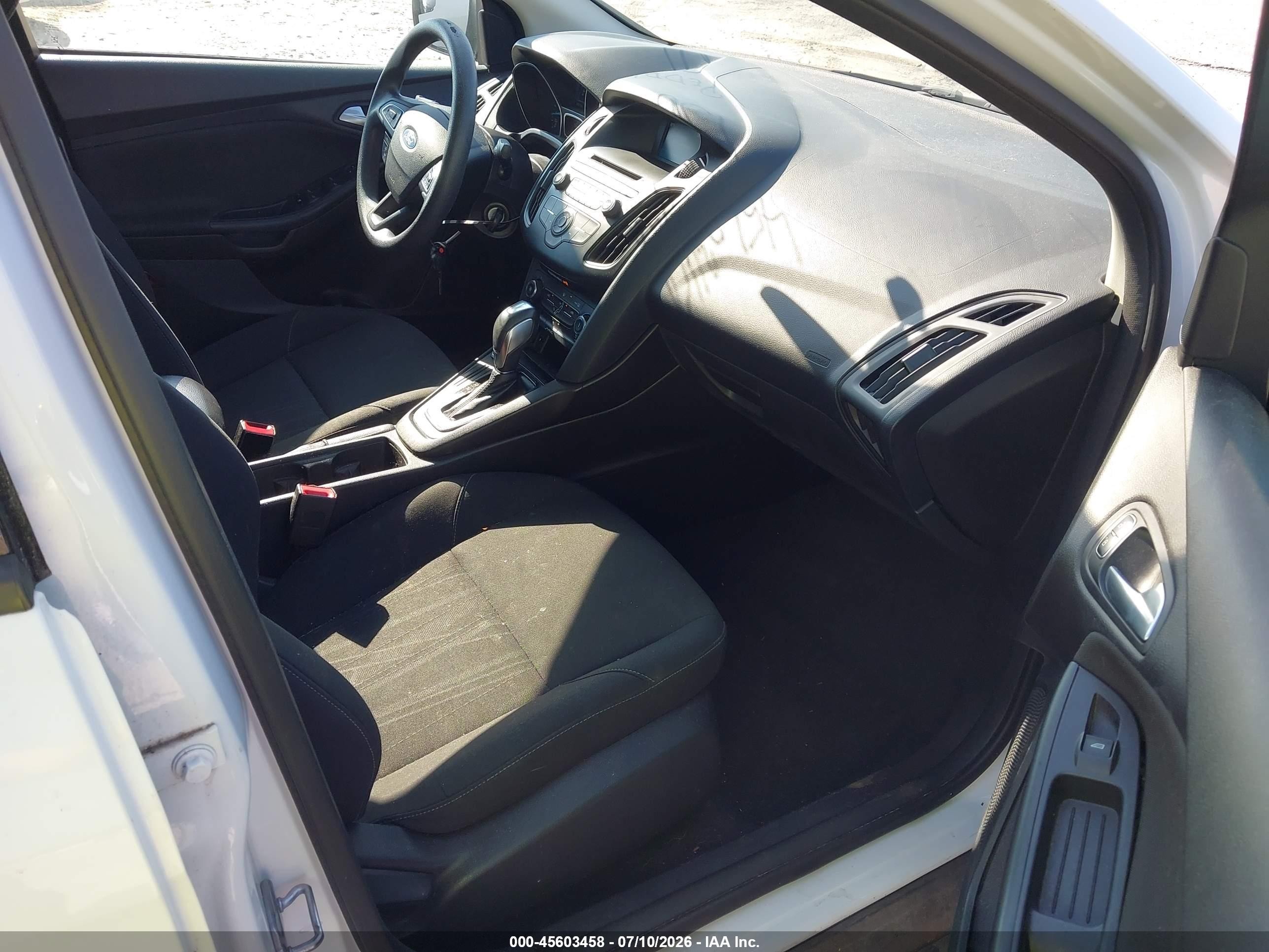 2015 Ford Focus Se White vin: 1FADP3F25FL345903