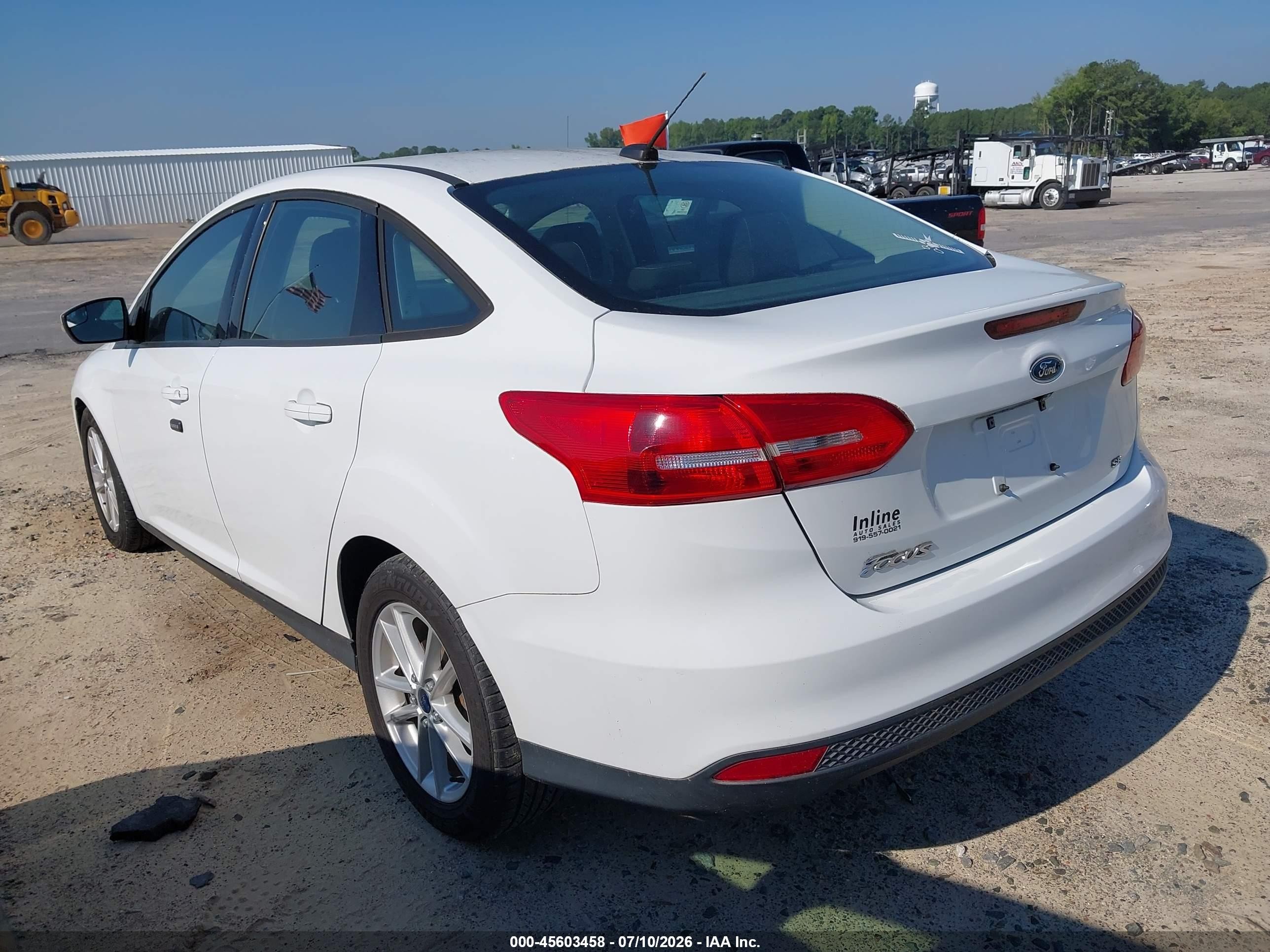 2015 Ford Focus Se White vin: 1FADP3F25FL345903