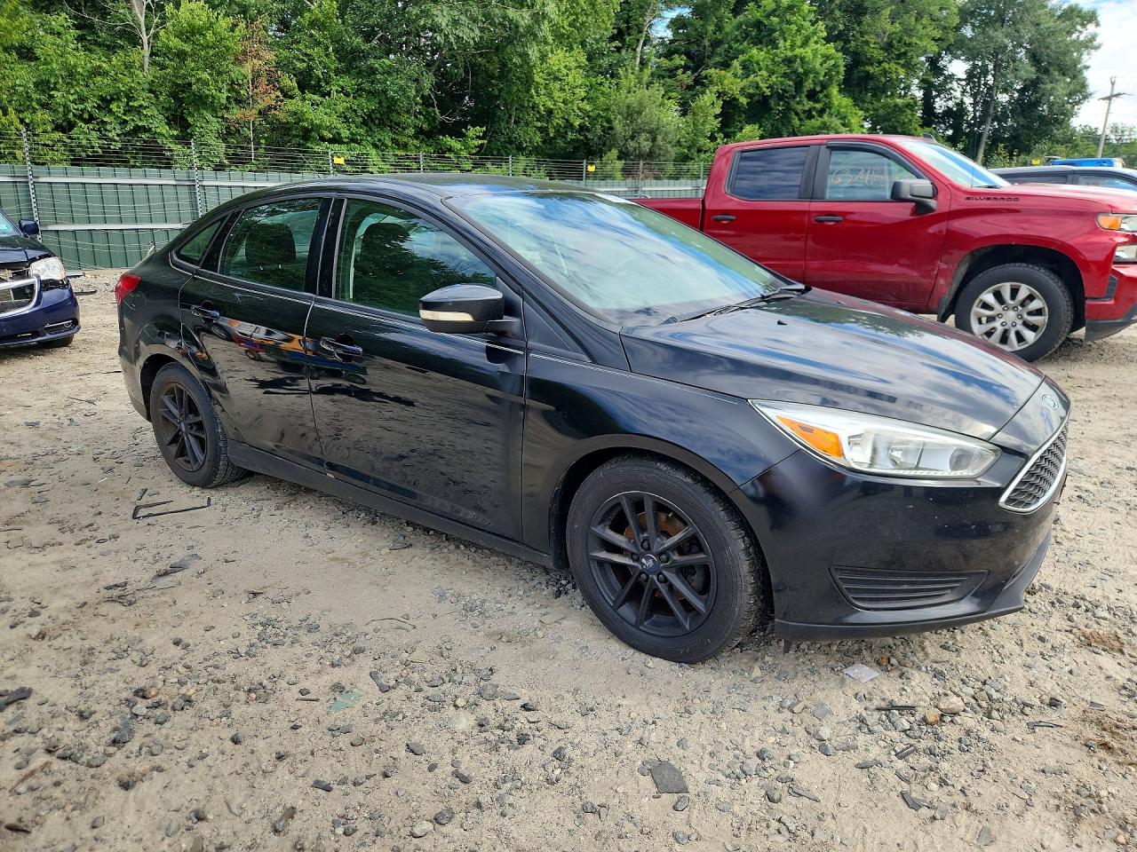 2015 Ford Focus Se Черный vin: 1FADP3F25FL365083