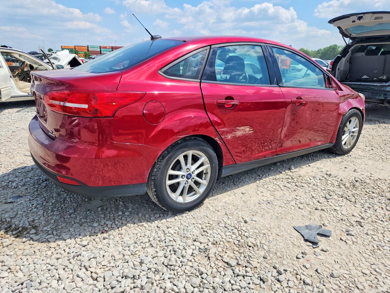 2016 Ford Focus Se Red vin: 1FADP3F25GL220627