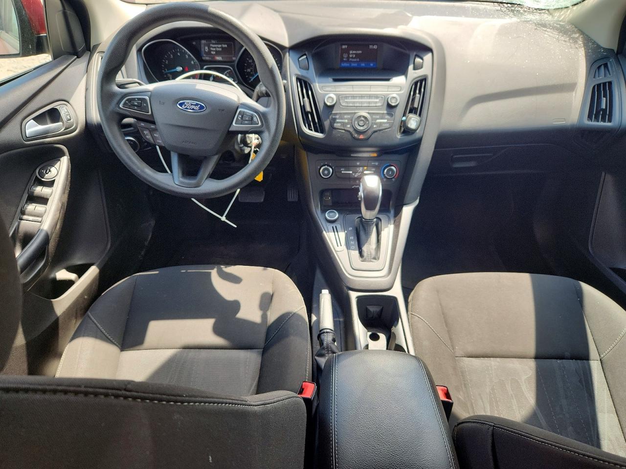 2016 Ford Focus Se Red vin: 1FADP3F25GL220627