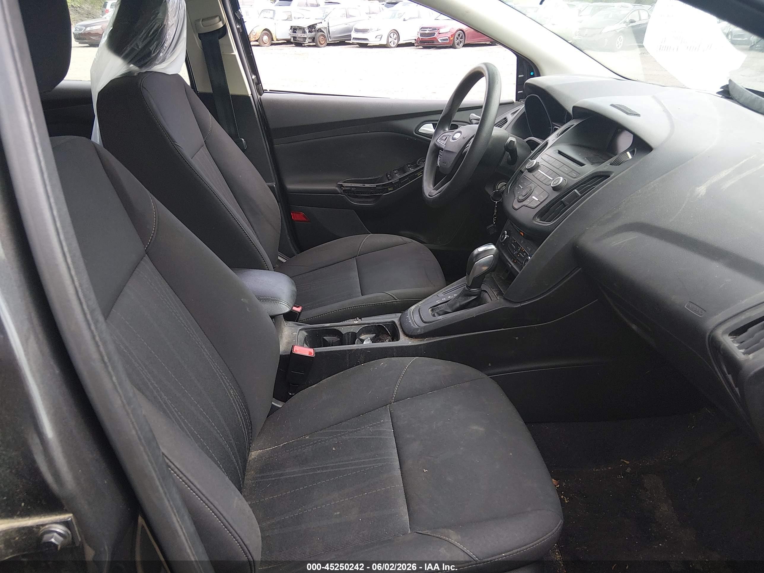 2016 Ford Focus Se Серый vin: 1FADP3F25GL239954