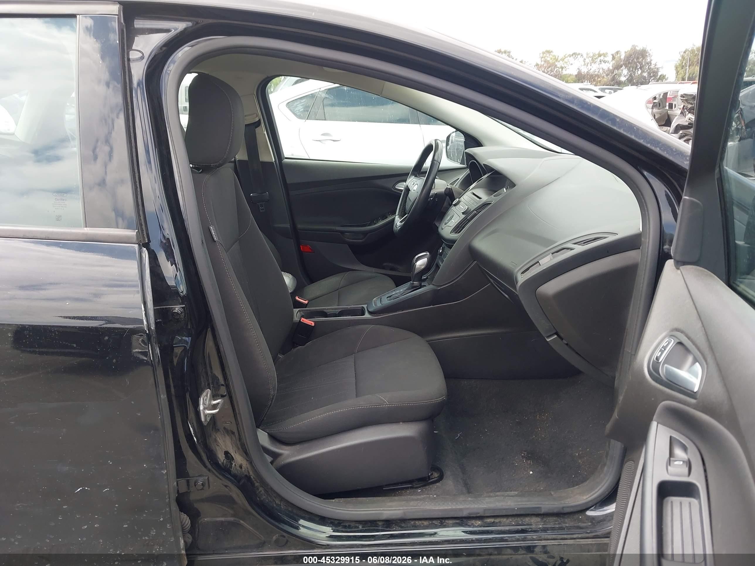 2016 Ford Focus Se Black vin: 1FADP3F25GL310392