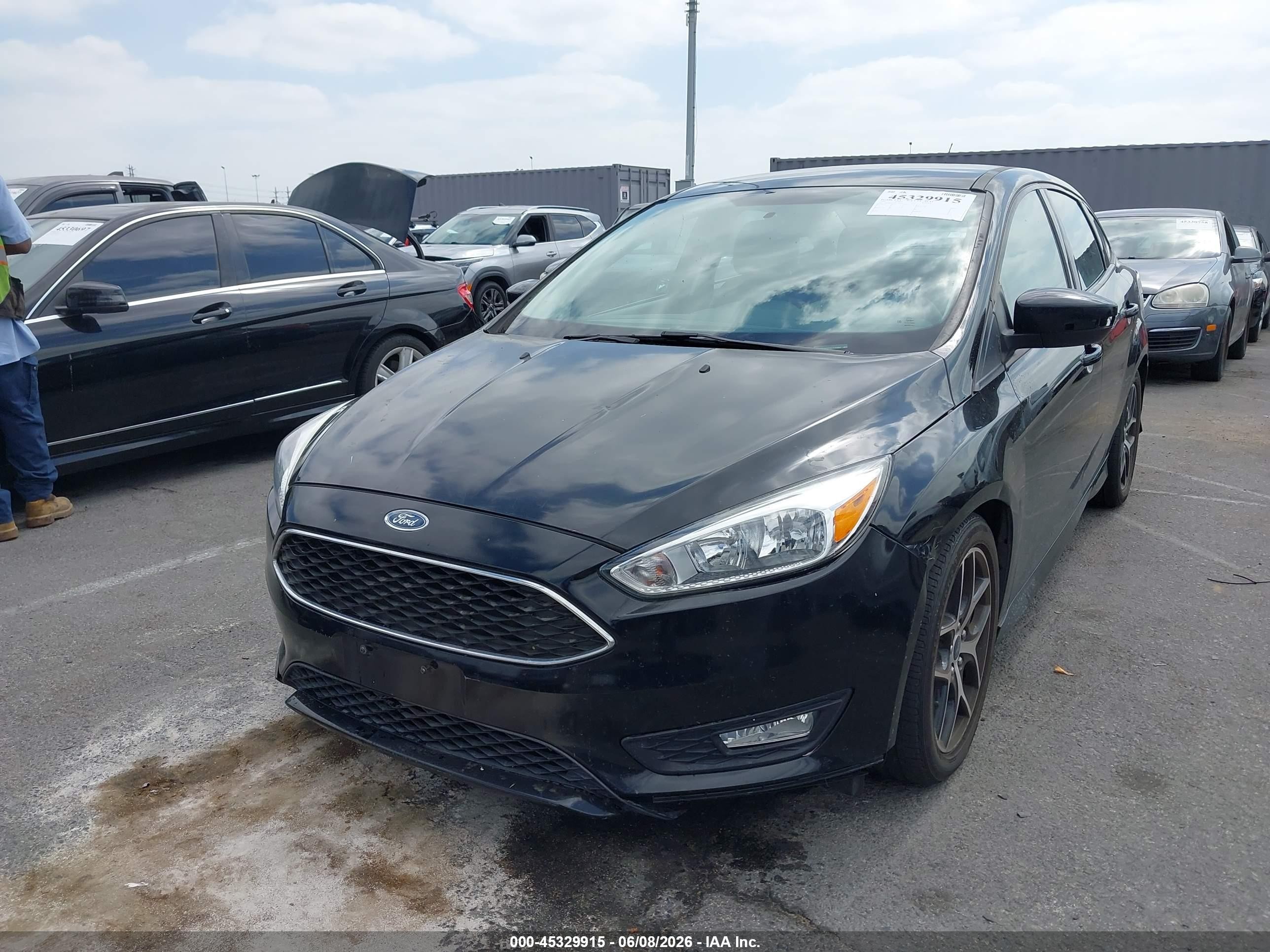 2016 Ford Focus Se Black vin: 1FADP3F25GL310392