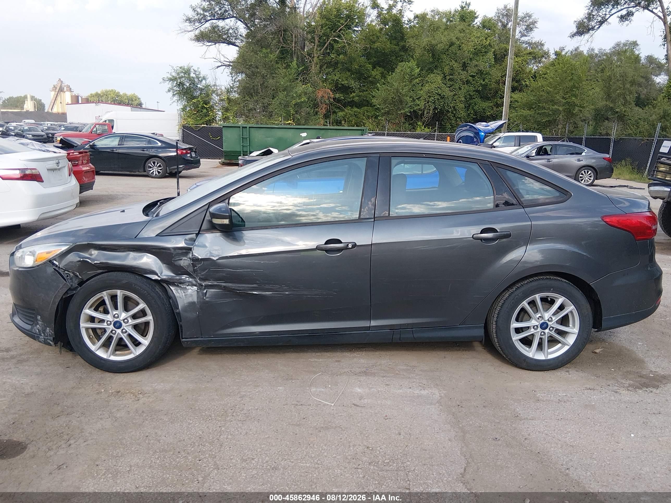 2017 Ford Focus Se Gray vin: 1FADP3F25HL221875
