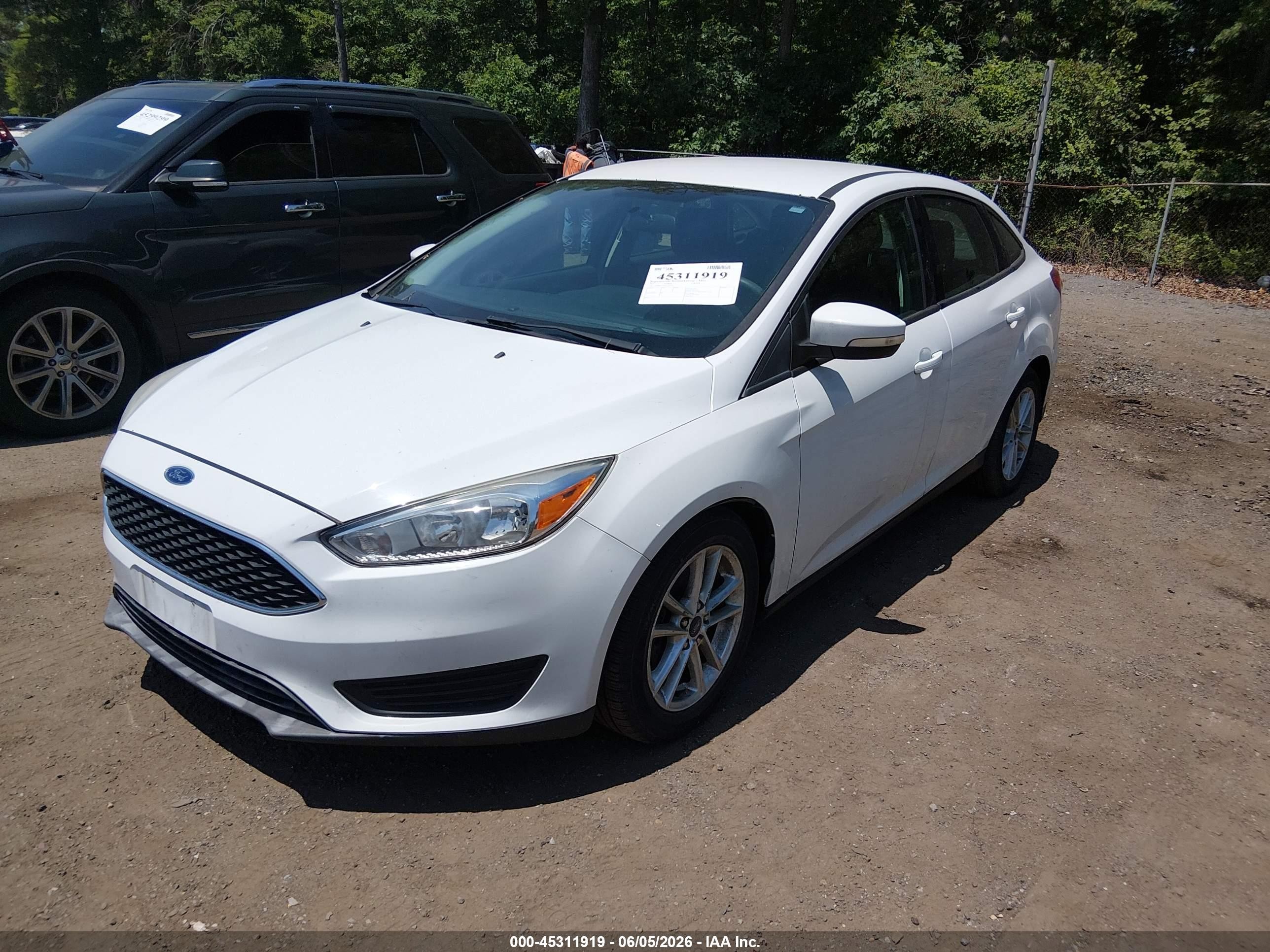 2017 Ford Focus Se White vin: 1FADP3F25HL336153