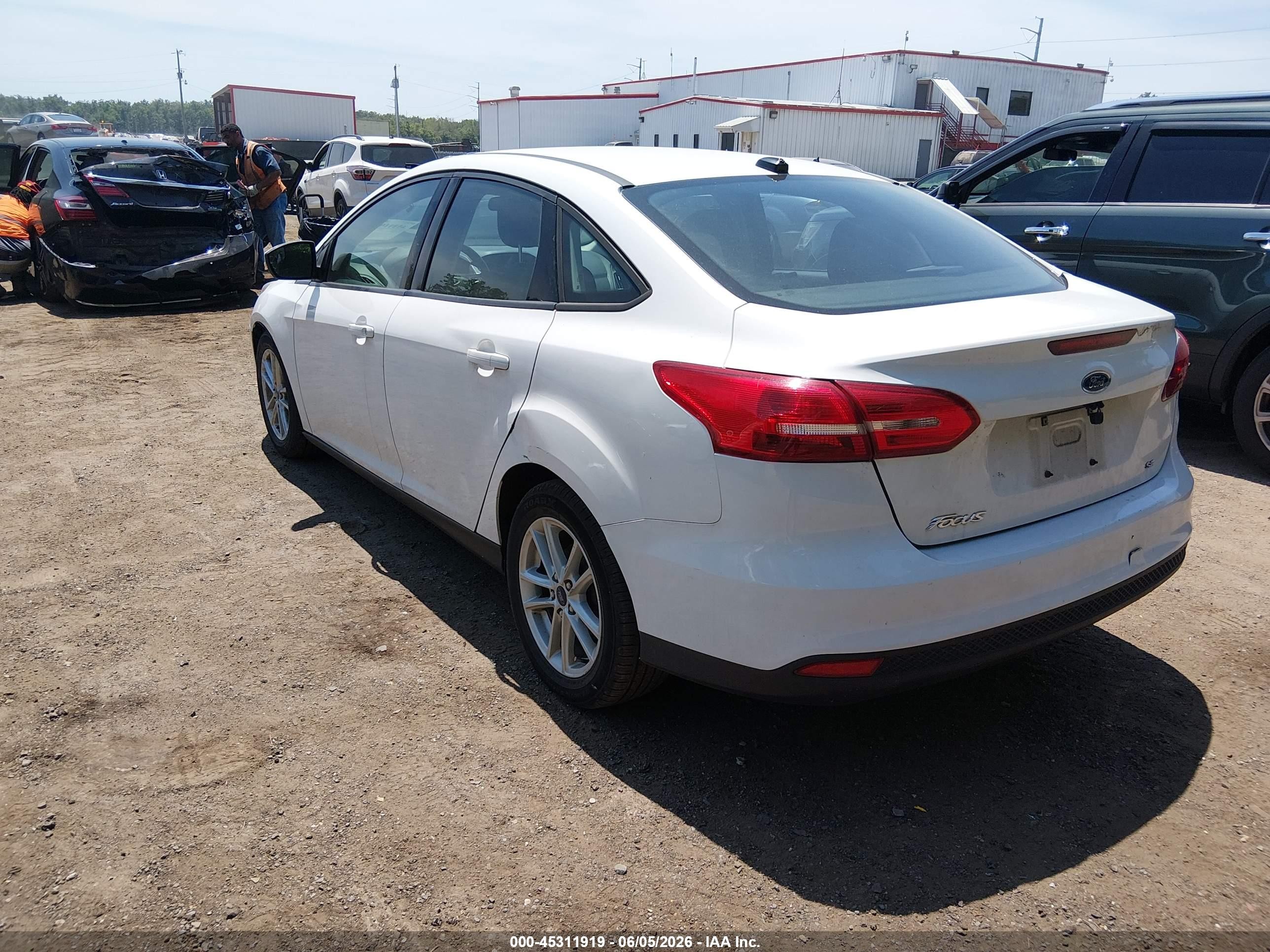 2017 Ford Focus Se White vin: 1FADP3F25HL336153