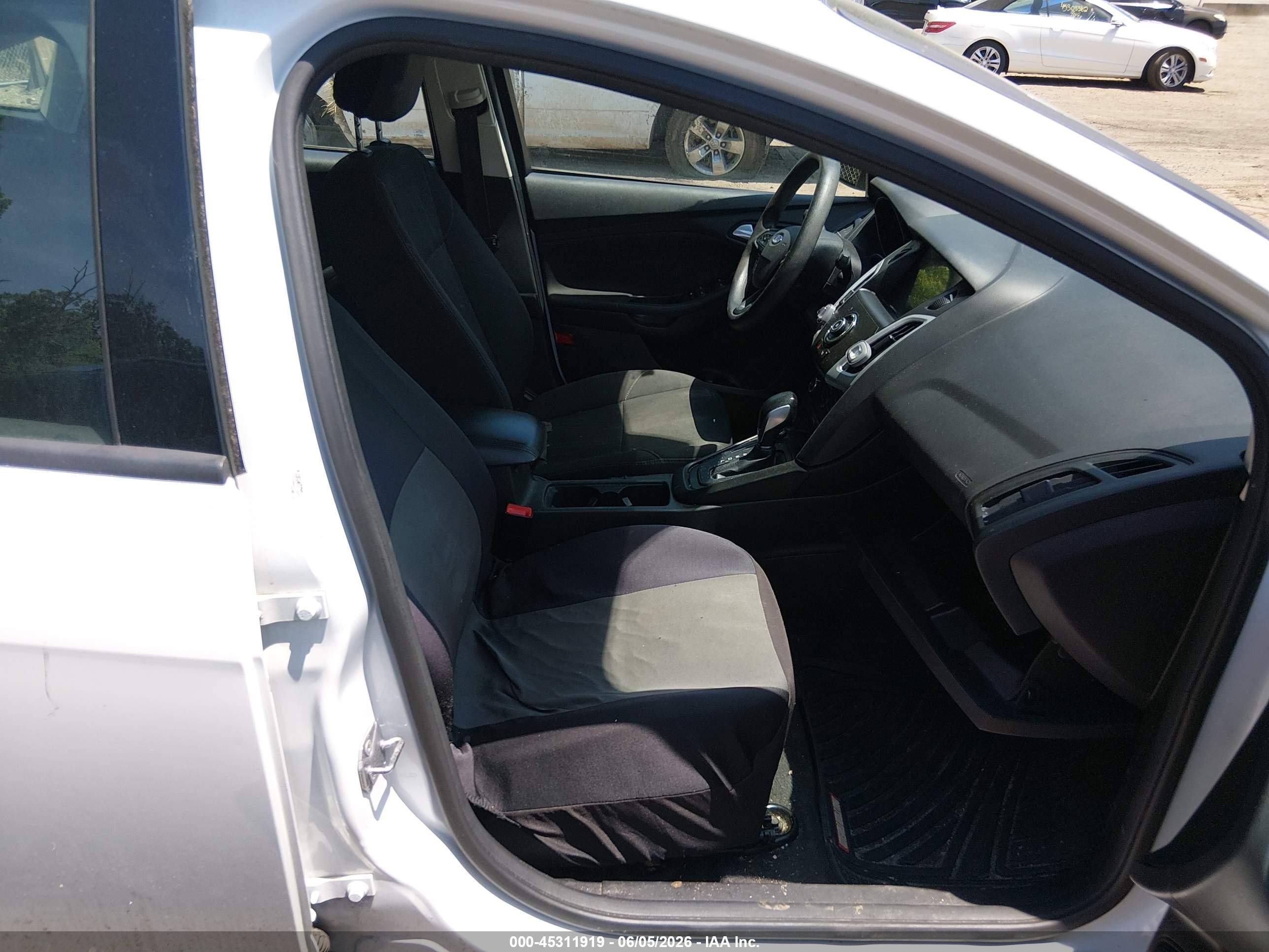 2017 Ford Focus Se White vin: 1FADP3F25HL336153