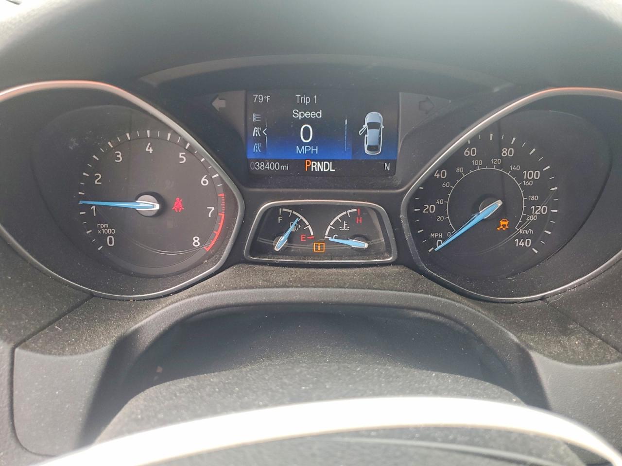2018 Ford Focus Se Gray vin: 1FADP3F25JL213779