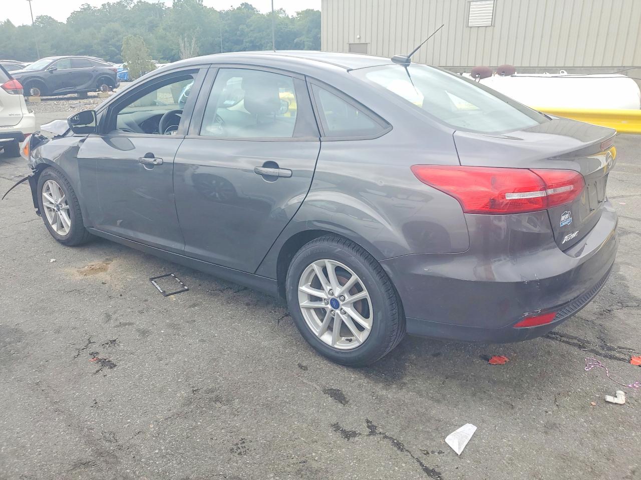 2018 Ford Focus Se Gray vin: 1FADP3F25JL213779