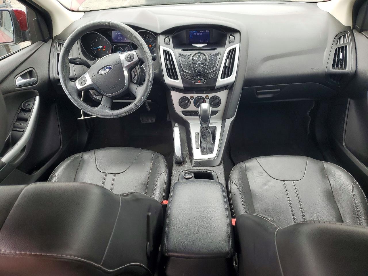 2013 Ford Focus Se Красный vin: 1FADP3F26DL110794