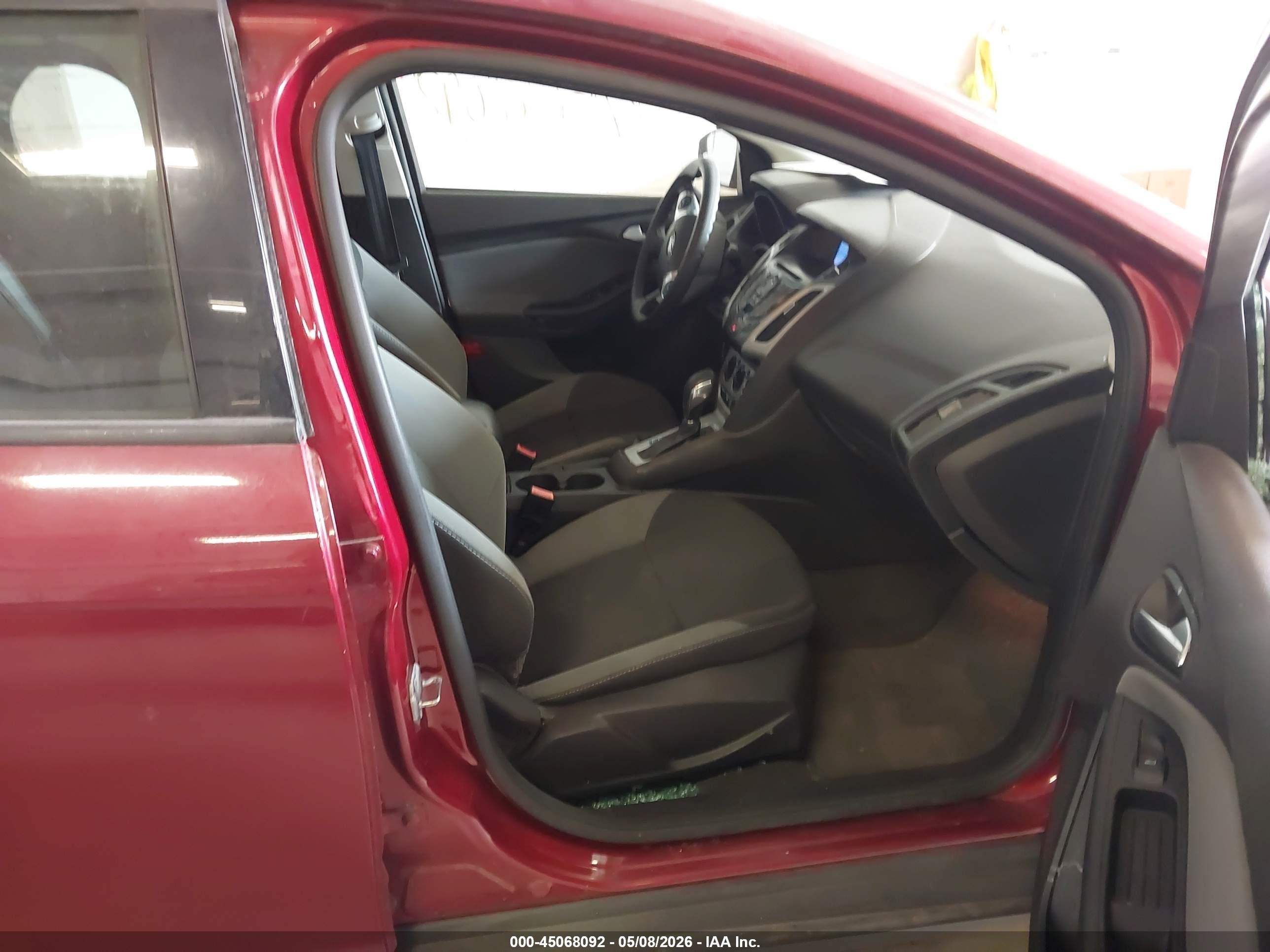 2013 Ford Focus Se Красный vin: 1FADP3F26DL189920