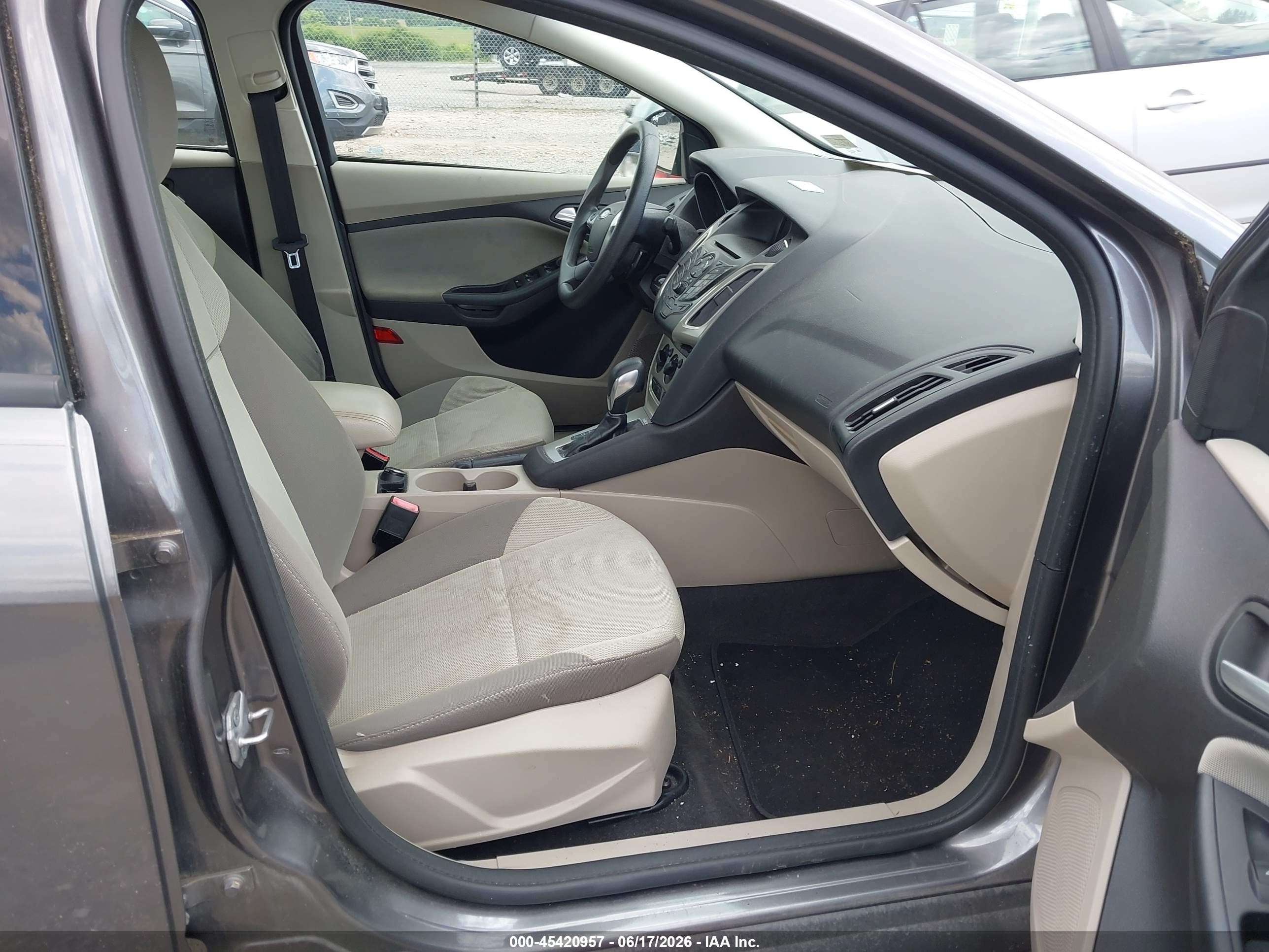 2013 Ford Focus Se Gray vin: 1FADP3F26DL338164