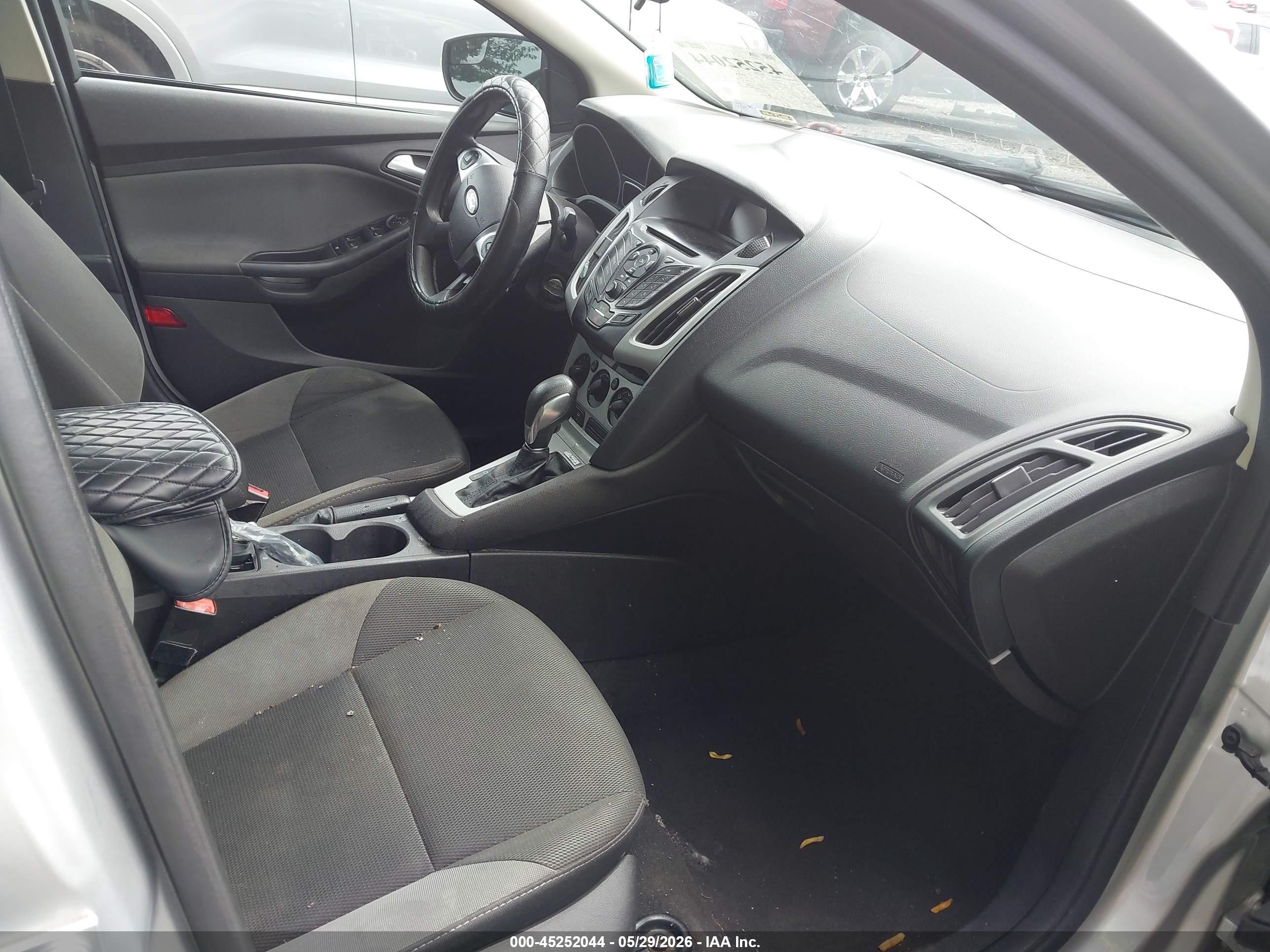 2013 Ford Focus Se Silver vin: 1FADP3F26DL340450