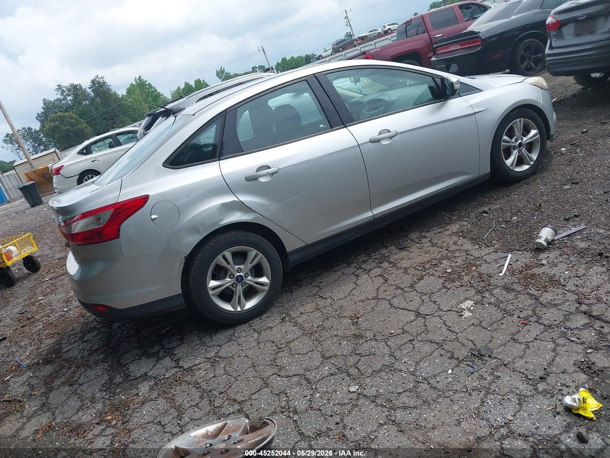 2013 Ford Focus Se Silver vin: 1FADP3F26DL340450