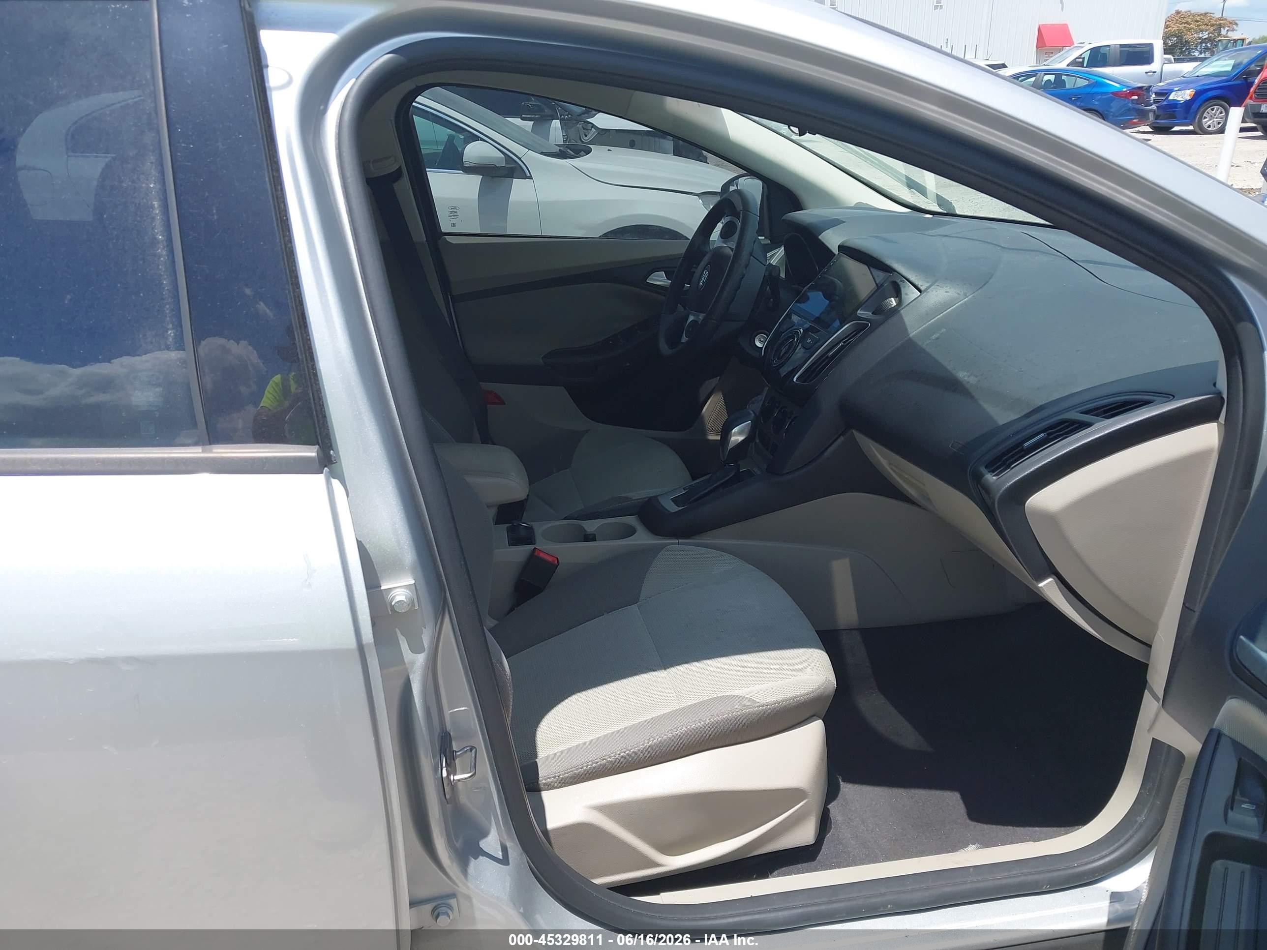 2013 Ford Focus Se Silver vin: 1FADP3F26DL353747