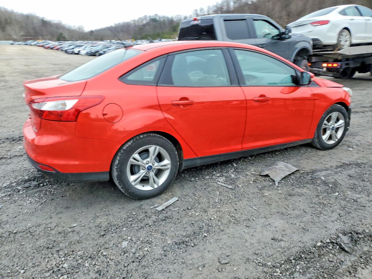 2014 Ford Focus Se Red vin: 1FADP3F26EL106598