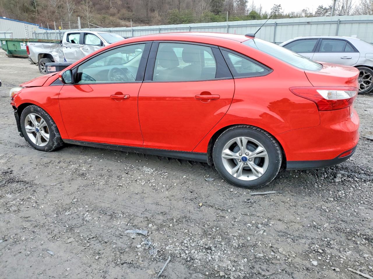 2014 Ford Focus Se Red vin: 1FADP3F26EL106598