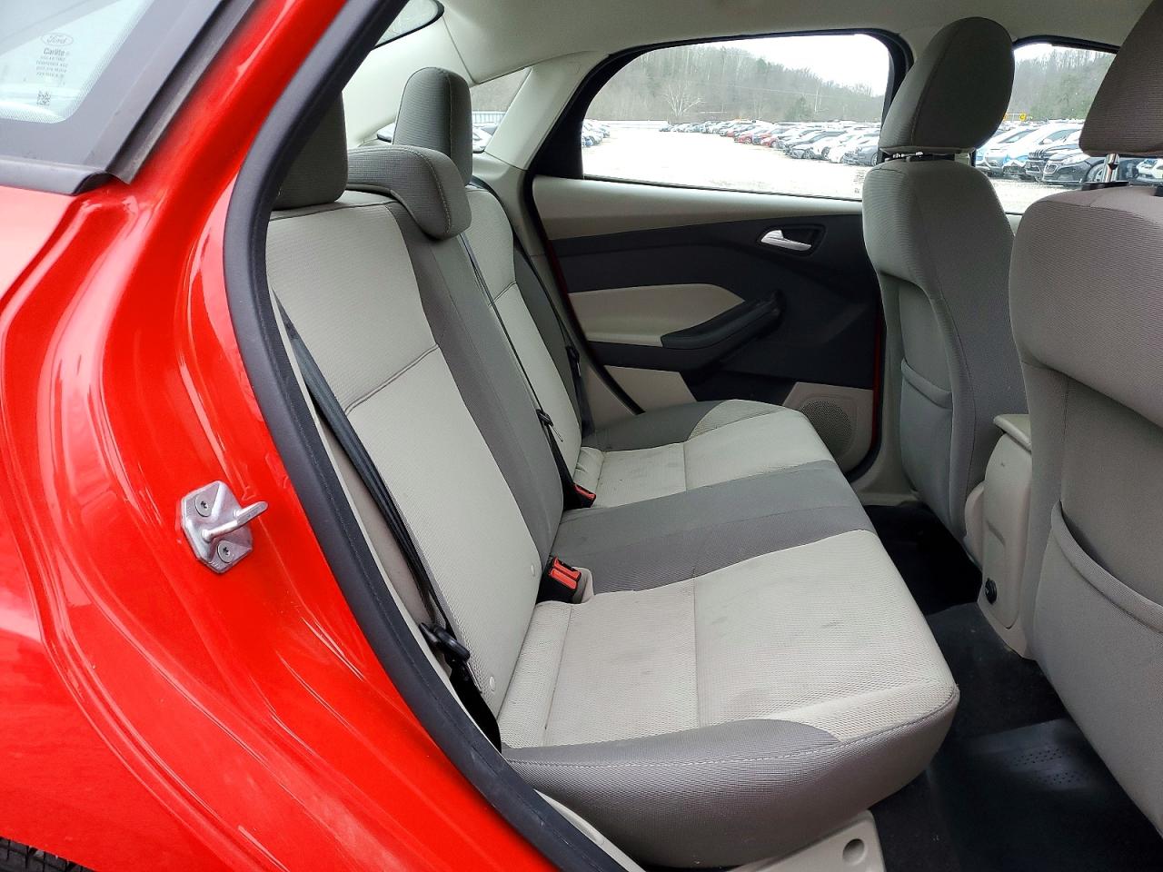 2014 Ford Focus Se Red vin: 1FADP3F26EL106598