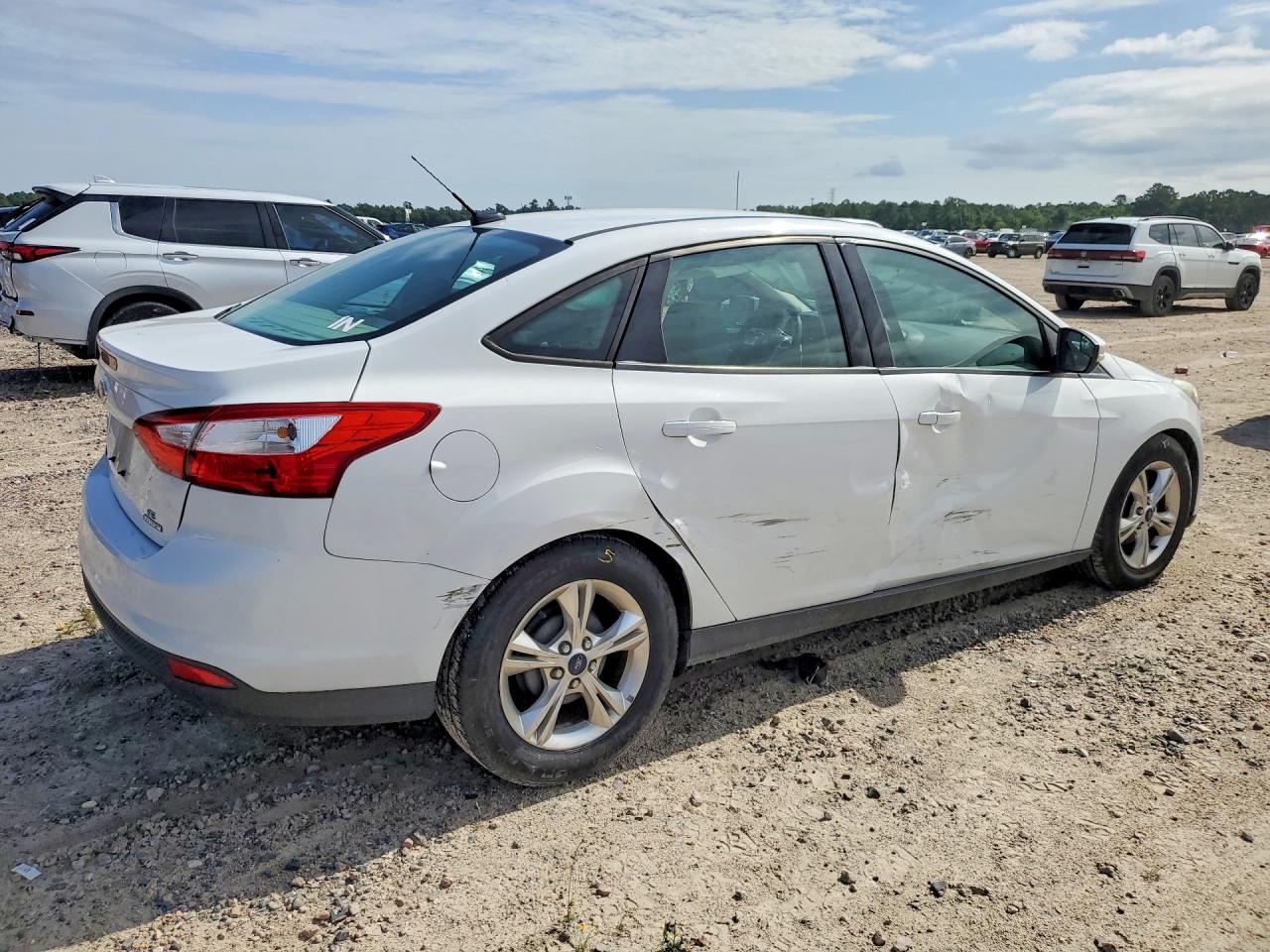 2014 Ford Focus Se White vin: 1FADP3F26EL109761