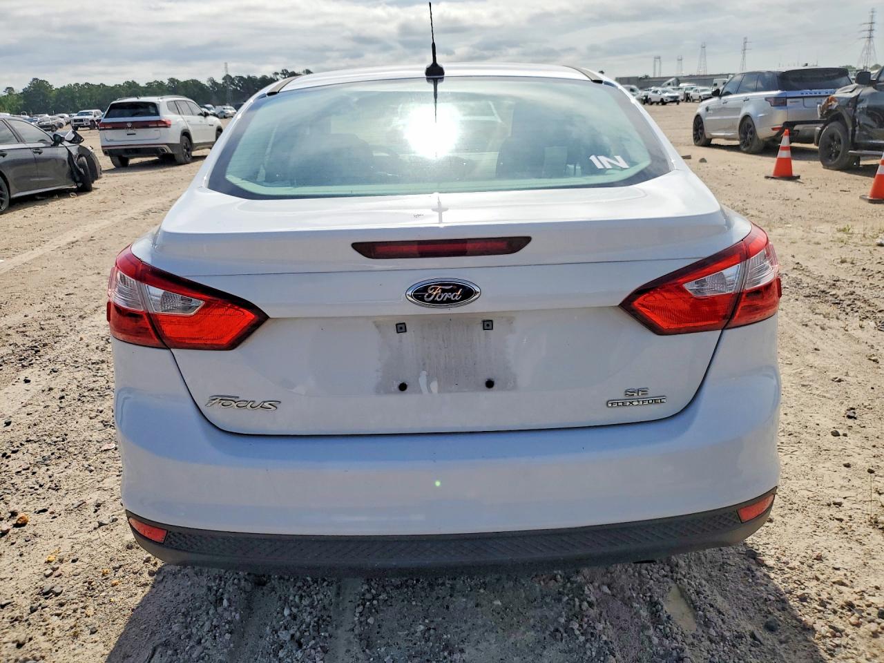 2014 Ford Focus Se White vin: 1FADP3F26EL109761
