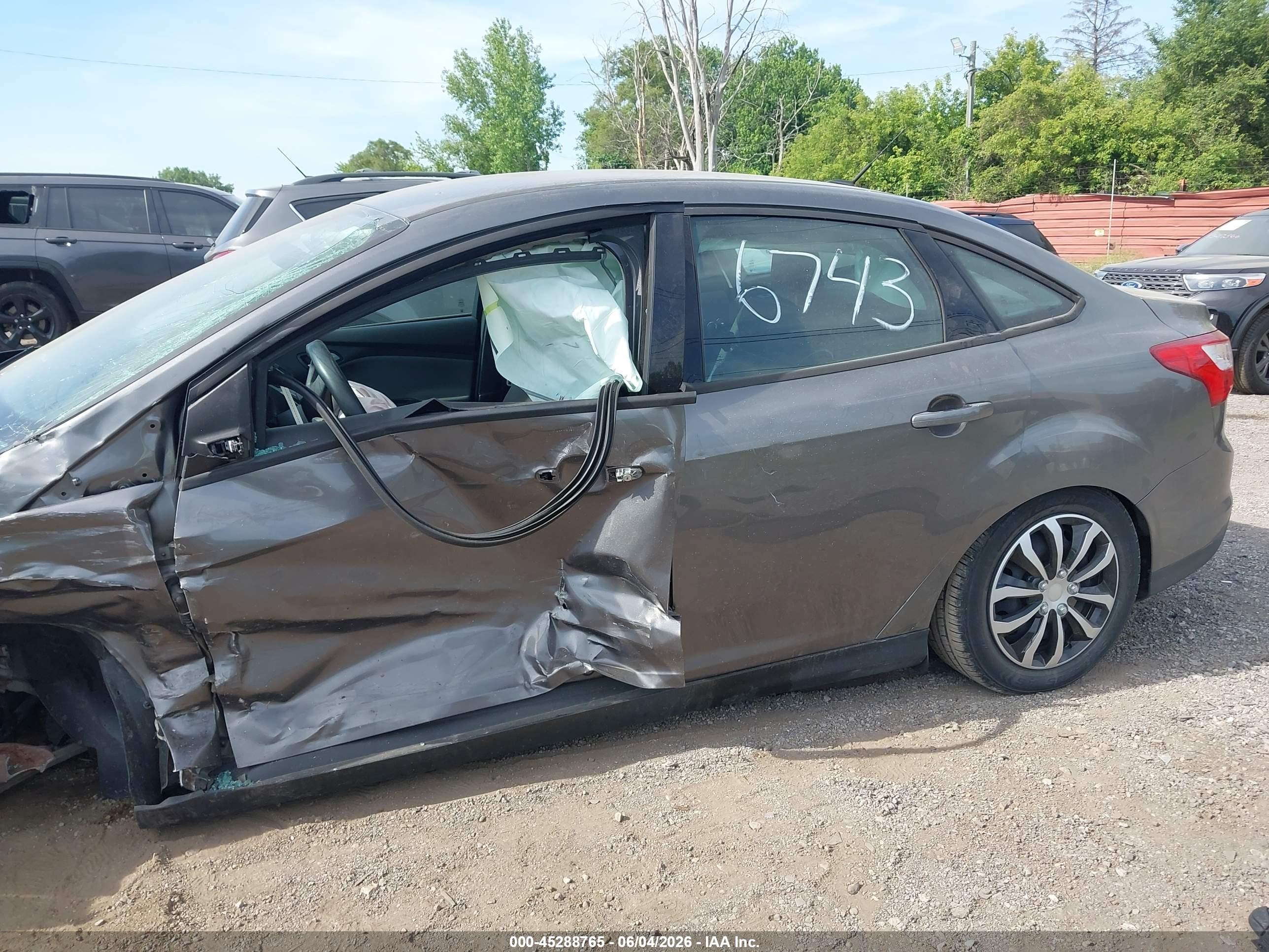 2014 Ford Focus Se Gray vin: 1FADP3F26EL116743