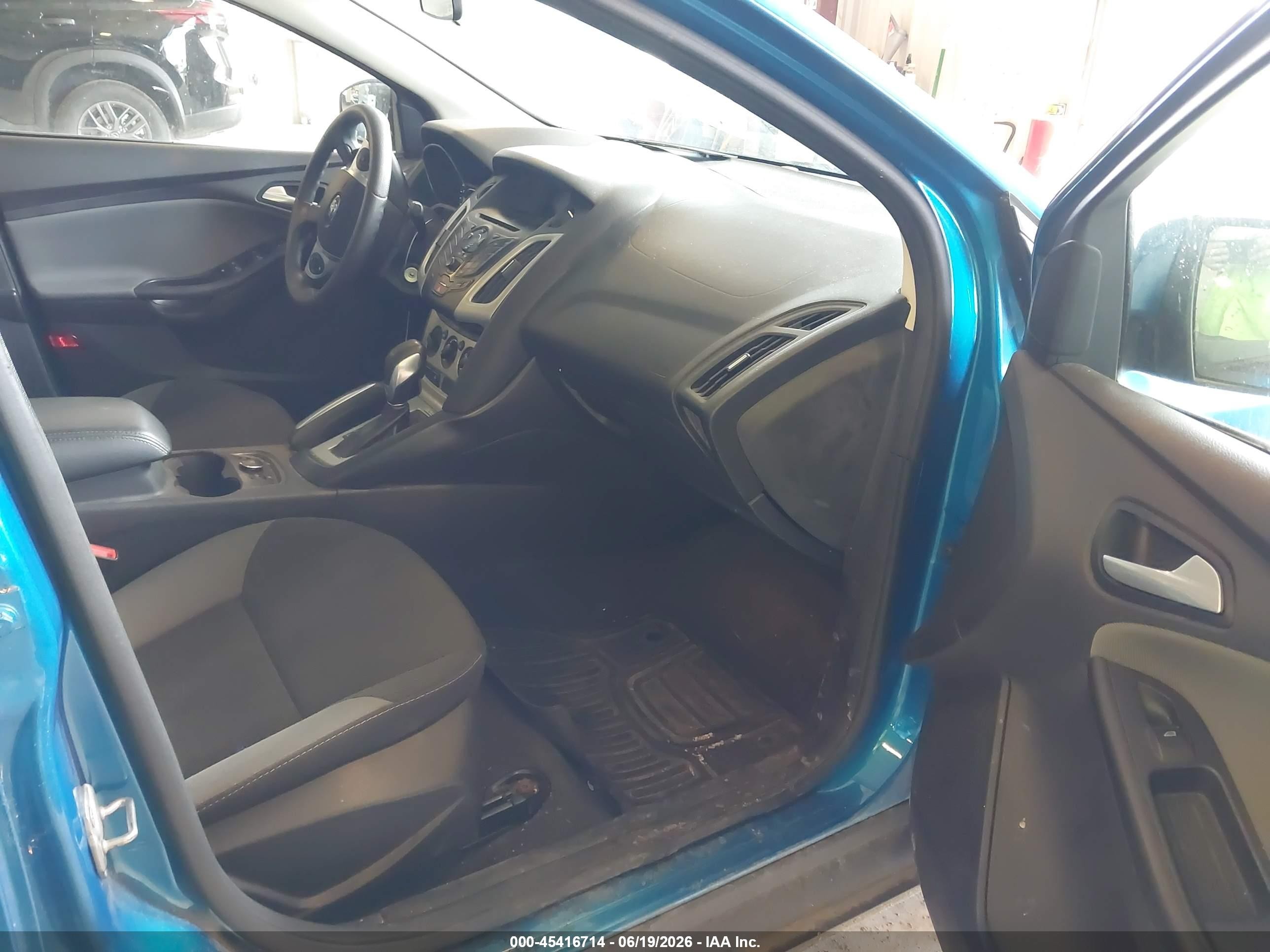 2014 Ford Focus Se Blue vin: 1FADP3F26EL130870