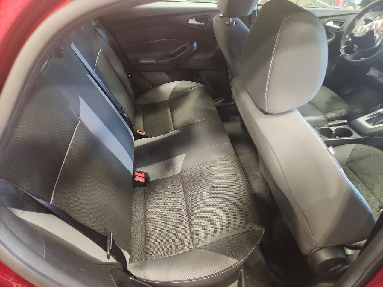 2014 Ford Focus Se Silver vin: 1FADP3F26EL136216