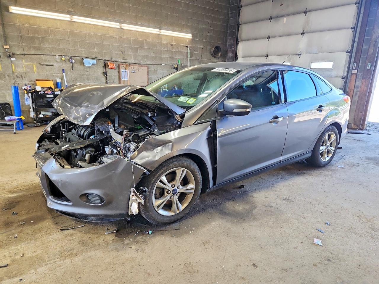 2014 Ford Focus Se Gray vin: 1FADP3F26EL142727