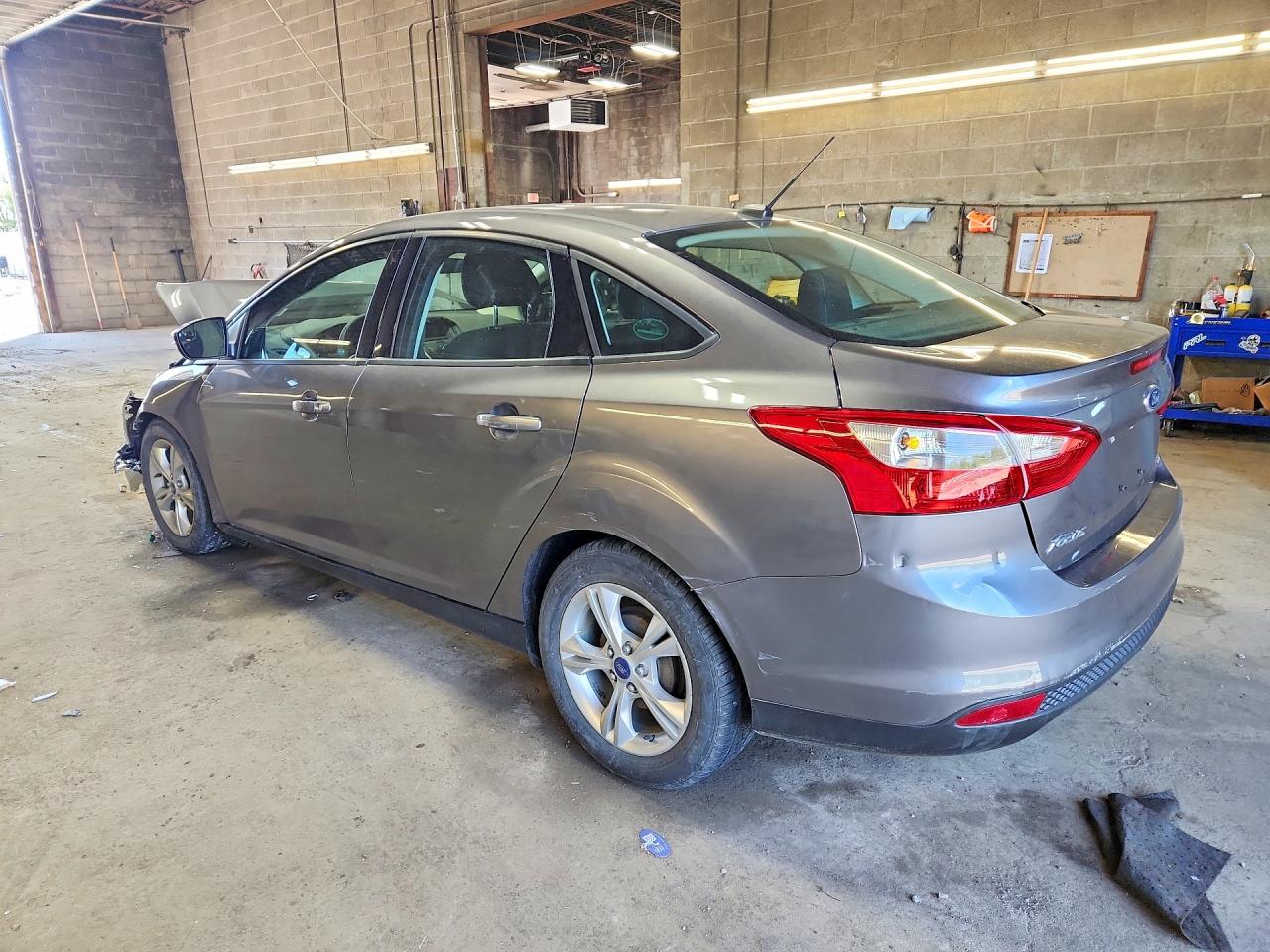 2014 Ford Focus Se Gray vin: 1FADP3F26EL142727