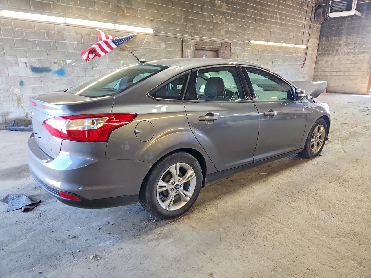 2014 Ford Focus Se Gray vin: 1FADP3F26EL142727