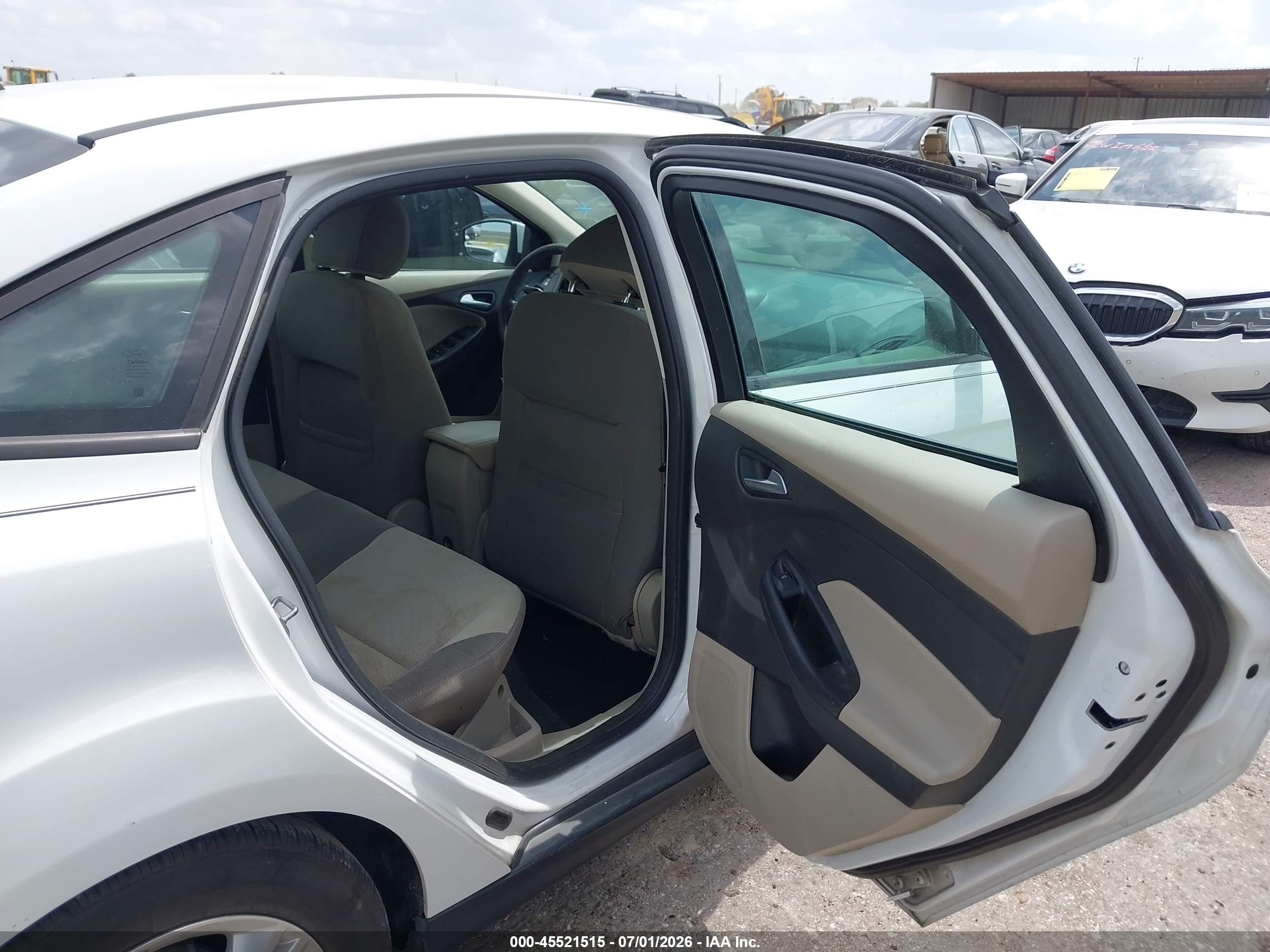 2014 Ford Focus Se Белый vin: 1FADP3F26EL163111