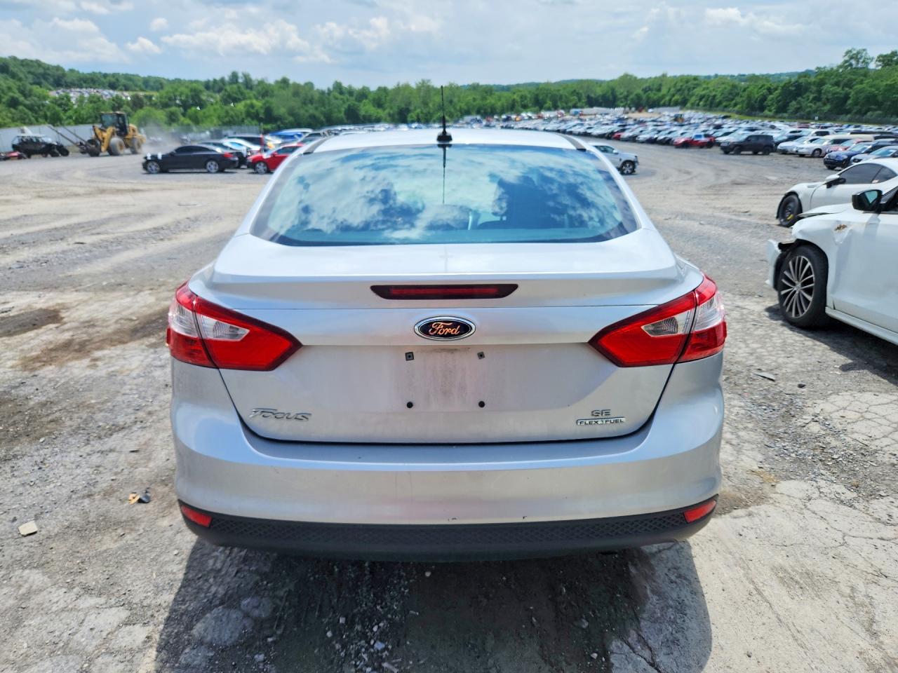 2014 Ford Focus Se Серебряный vin: 1FADP3F26EL173346