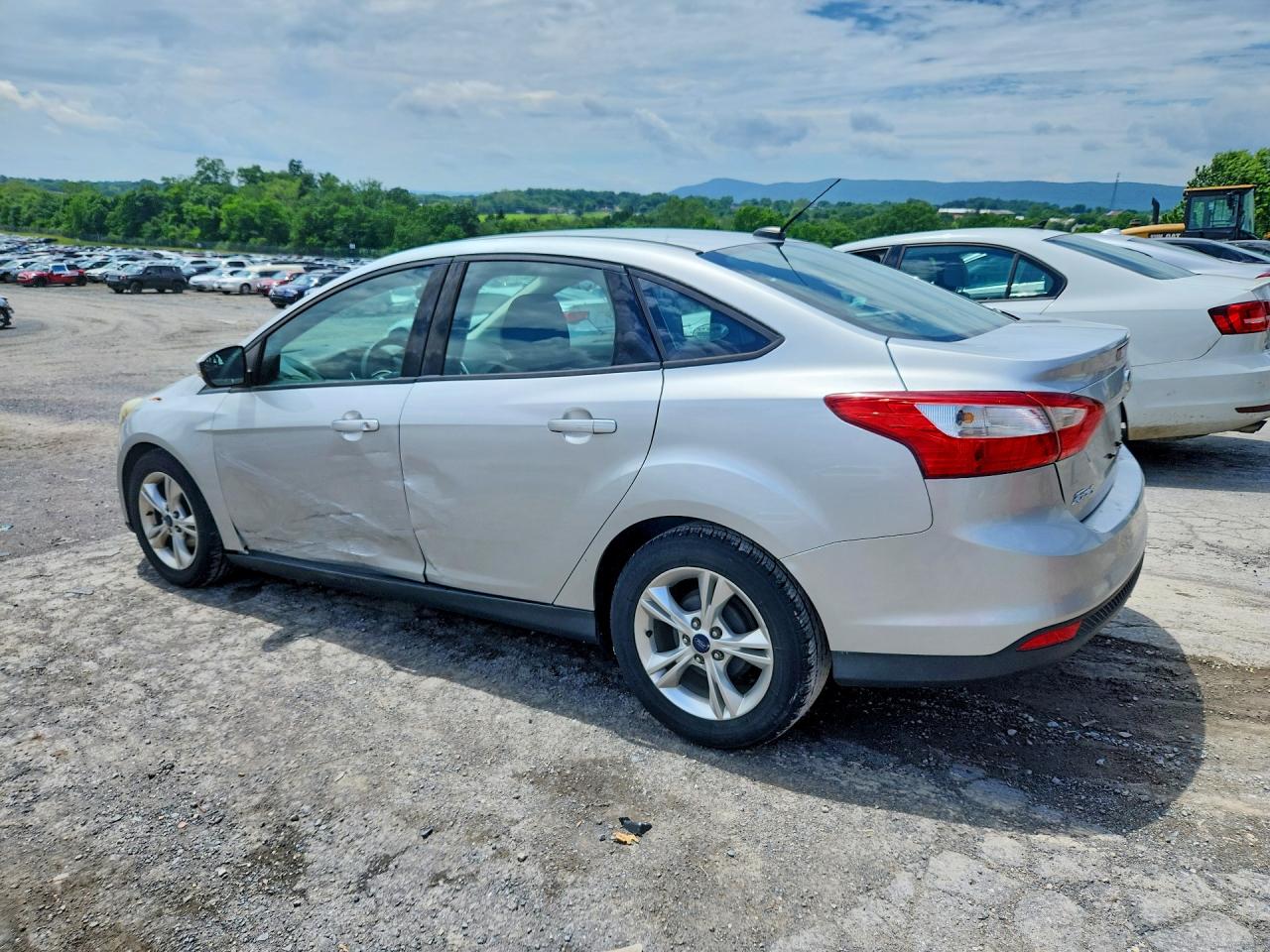 2014 Ford Focus Se Серебряный vin: 1FADP3F26EL173346