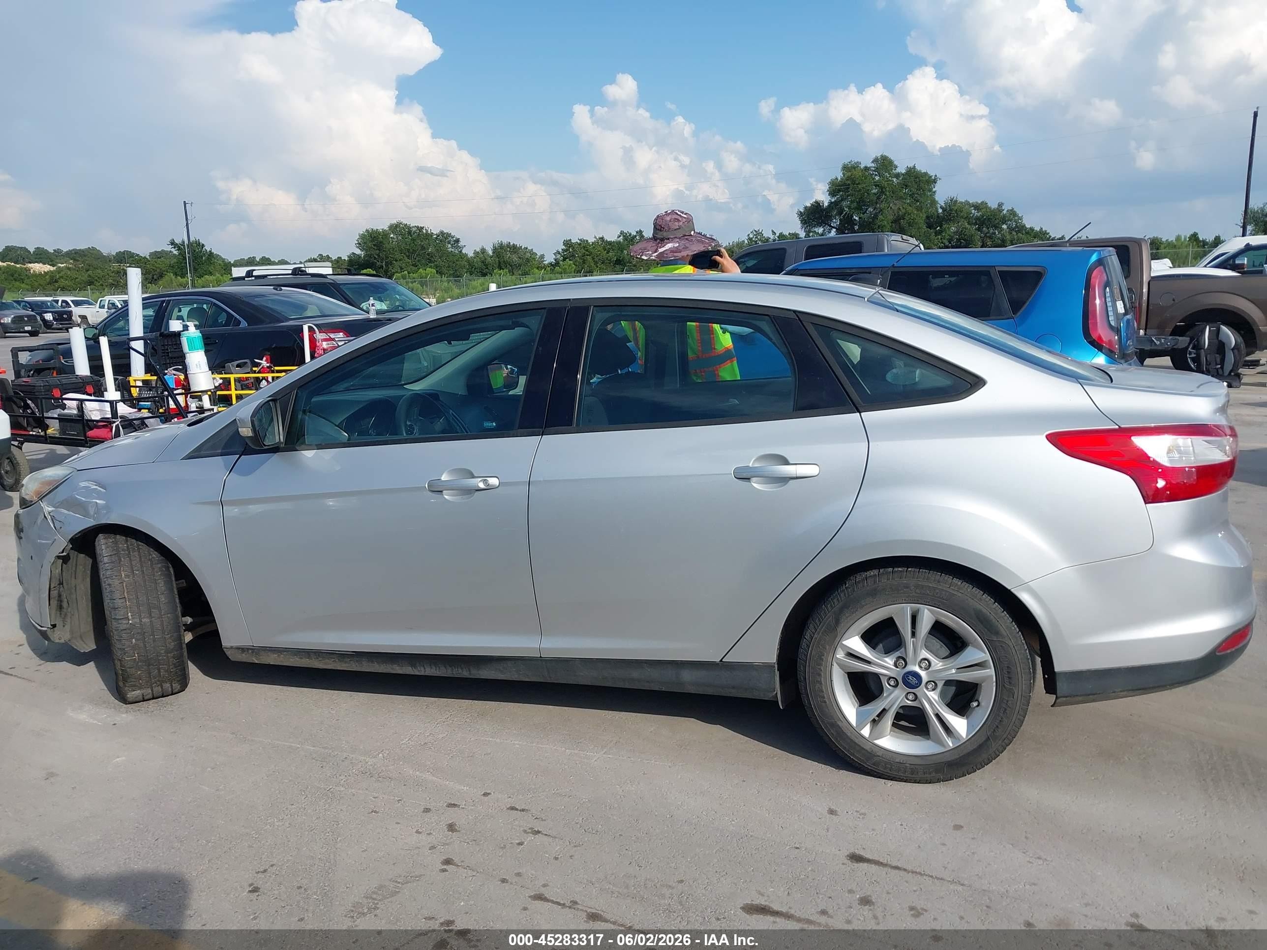 2014 Ford Focus Se Silver vin: 1FADP3F26EL183441