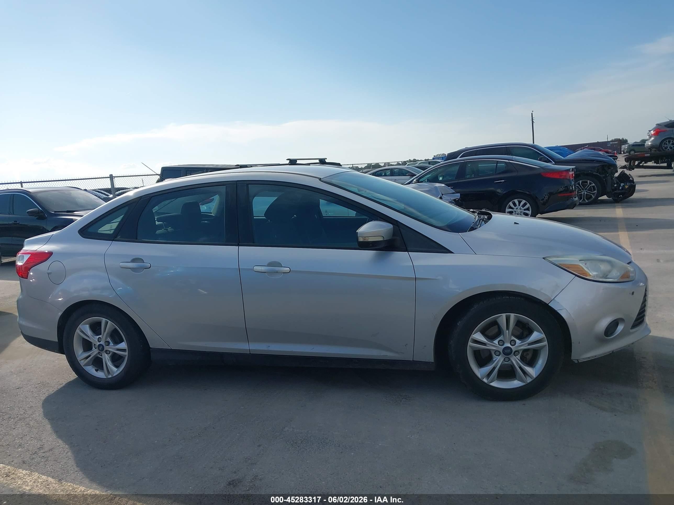 2014 Ford Focus Se Silver vin: 1FADP3F26EL183441