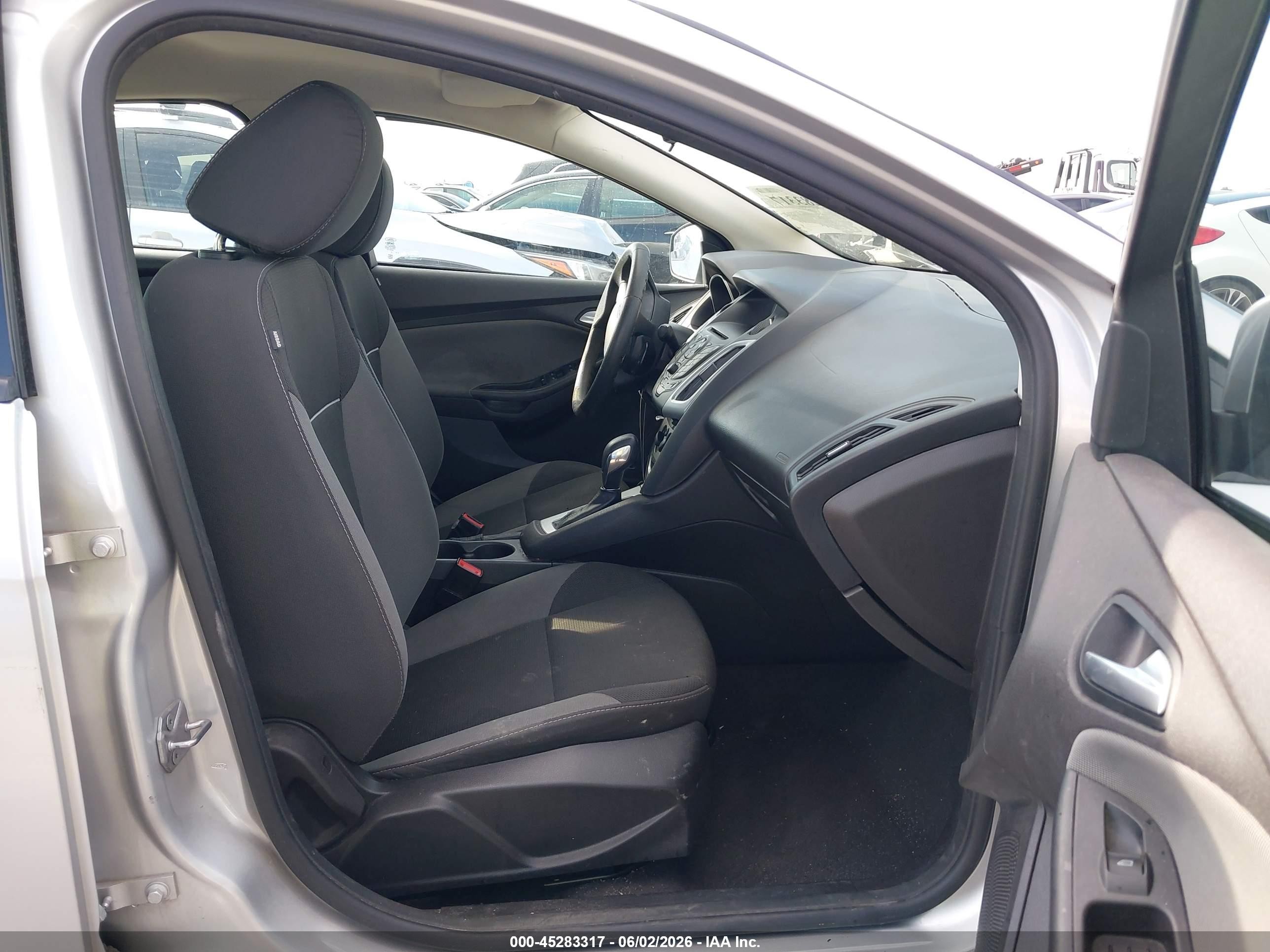2014 Ford Focus Se Silver vin: 1FADP3F26EL183441