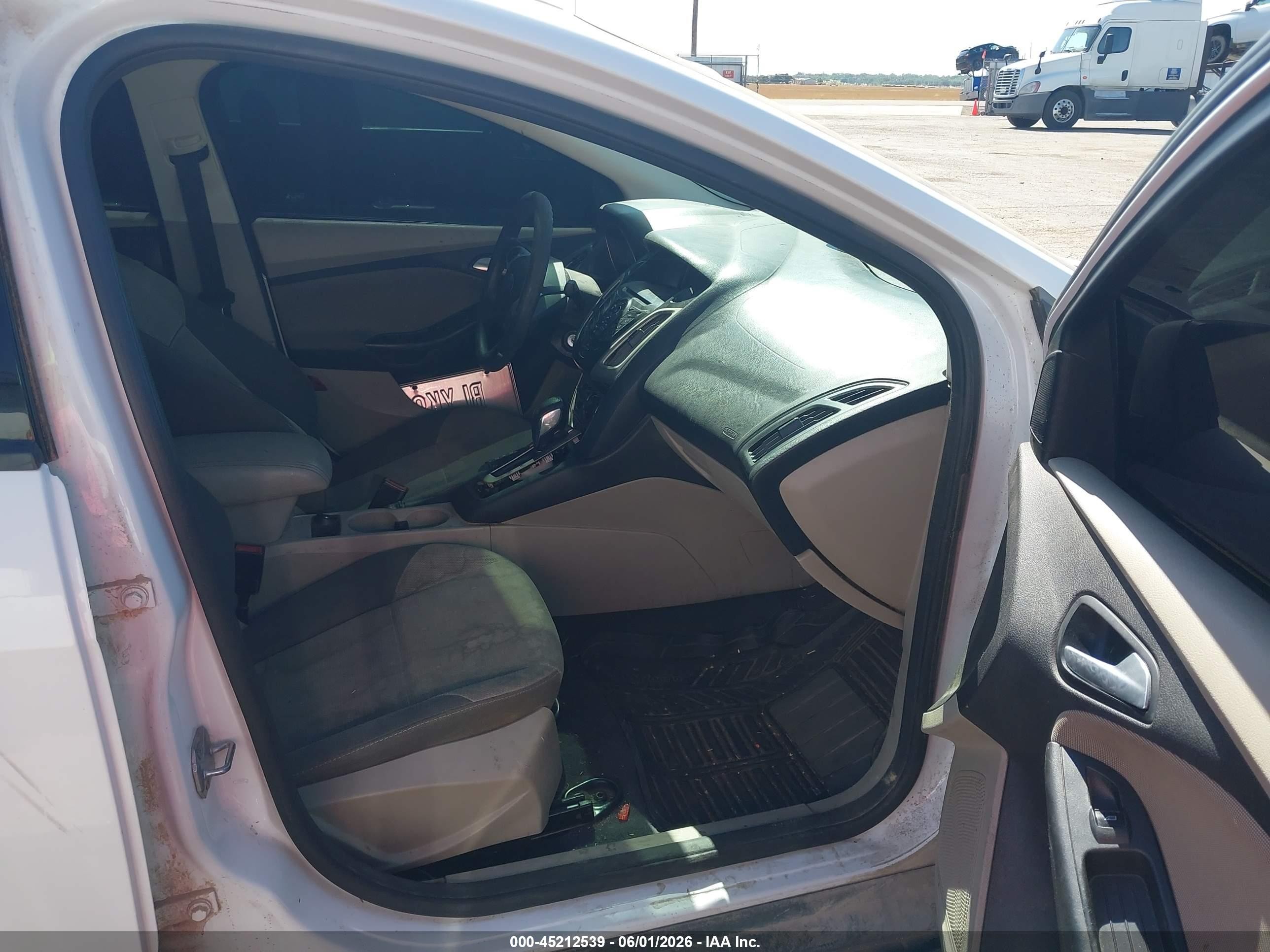 2014 Ford Focus Se Белый vin: 1FADP3F26EL197727