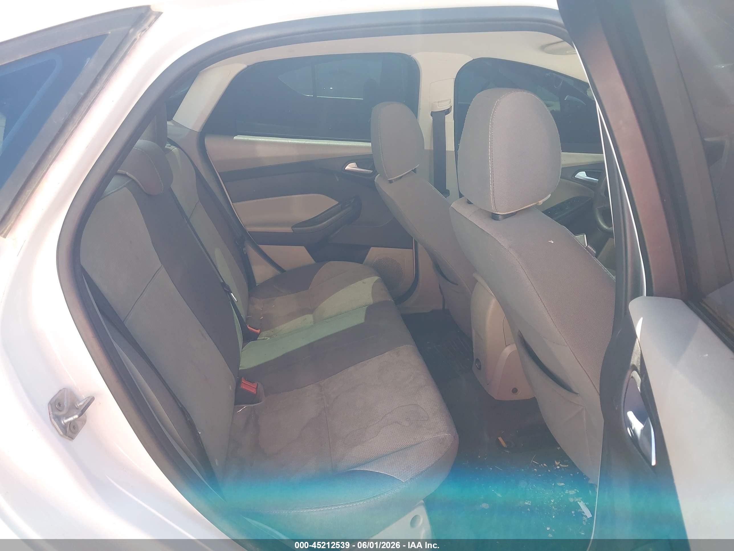 2014 Ford Focus Se Белый vin: 1FADP3F26EL197727